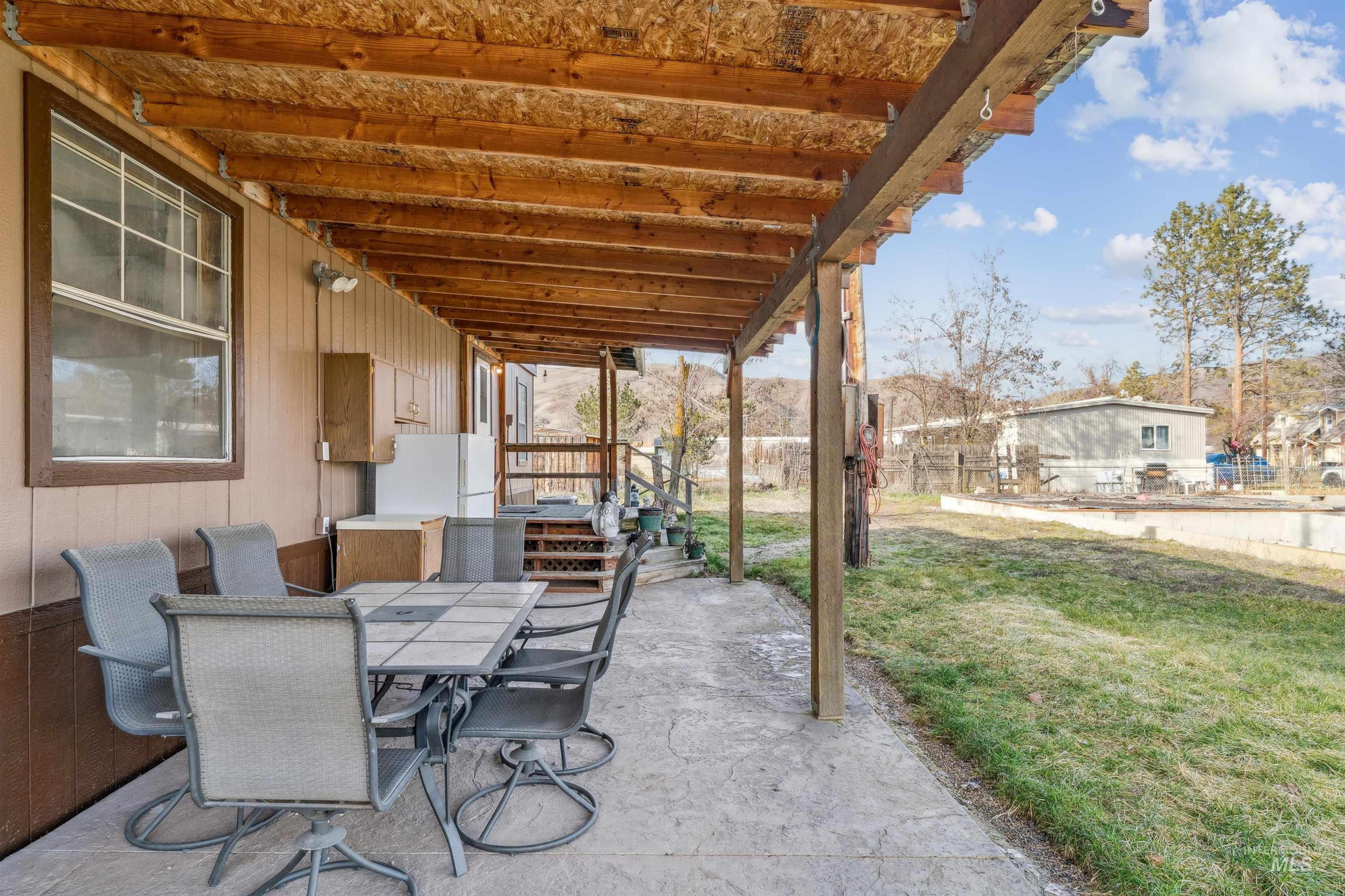 131 Adams St, Horseshoe Bend, Idaho 83629, 2 Bedrooms, 1 Bathroom, Residential For Sale, Price $225,000,MLS 98973625