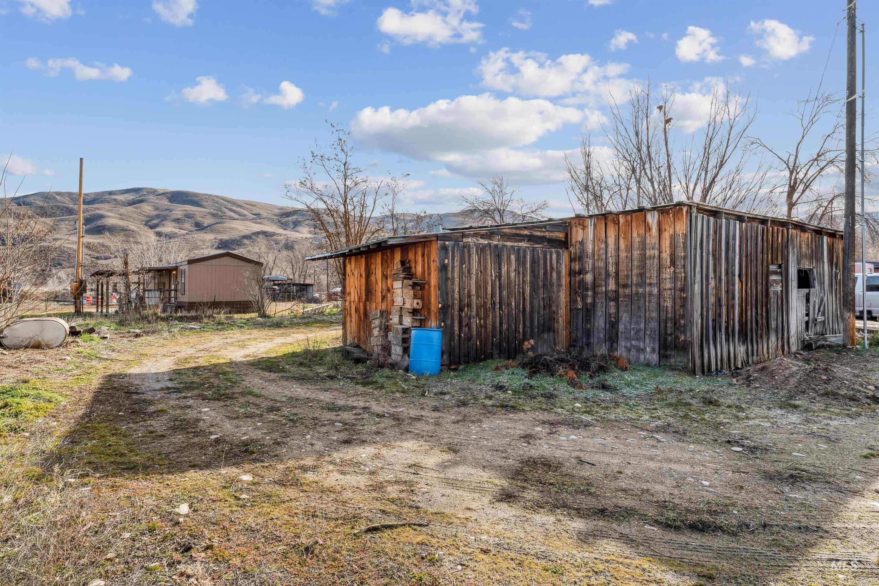 131 Adams St, Horseshoe Bend, Idaho 83629, 2 Bedrooms, 1 Bathroom, Residential For Sale, Price $225,000,MLS 98973625