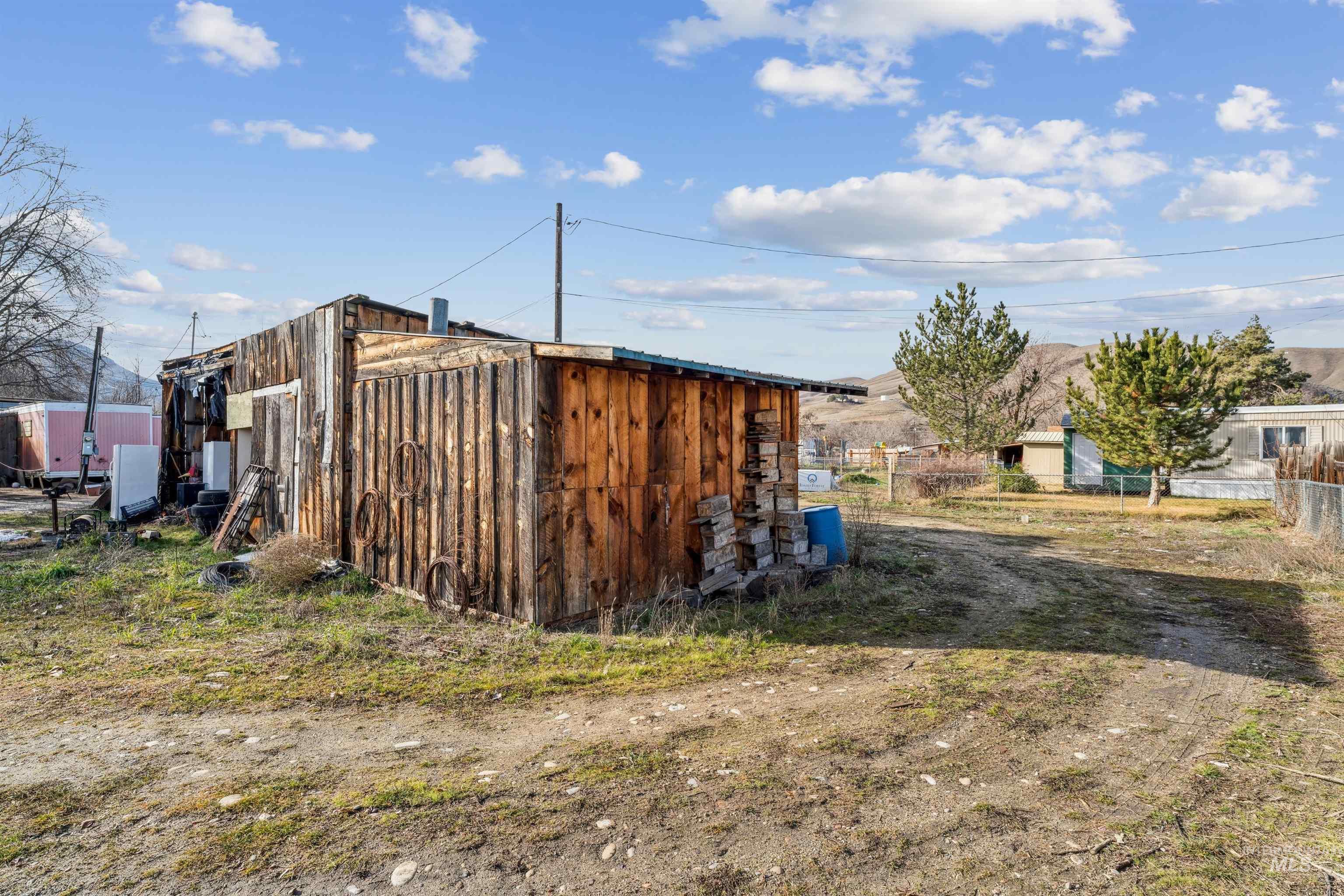131 Adams St, Horseshoe Bend, Idaho 83629, 2 Bedrooms, 1 Bathroom, Residential For Sale, Price $225,000,MLS 98973625