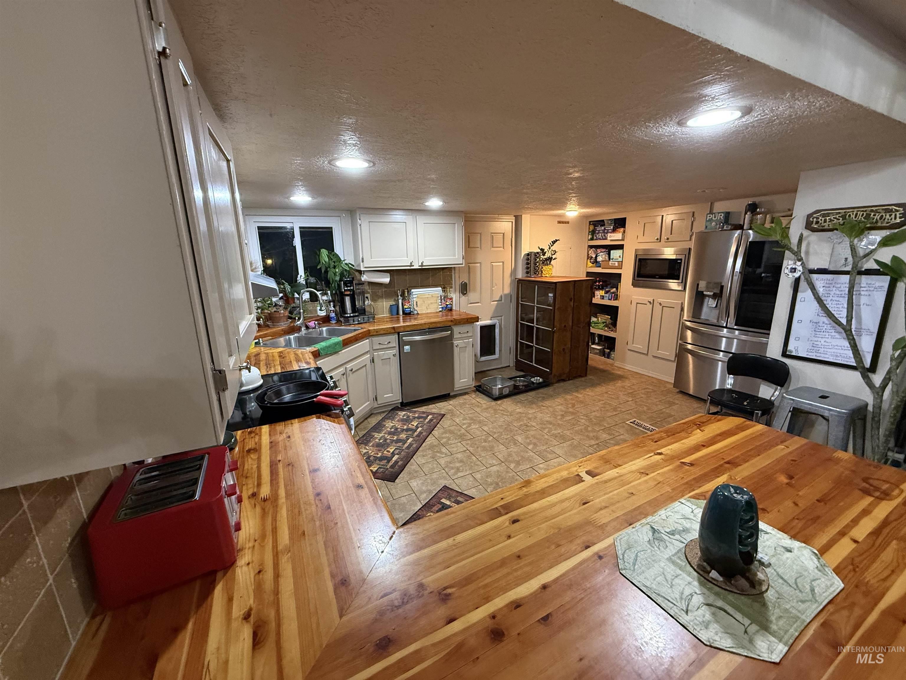 16985 Garnet Rd, Wilder, Idaho 83676-5725, 4 Bedrooms, 2 Bathrooms, Residential For Sale, Price $639,500,MLS 98973626