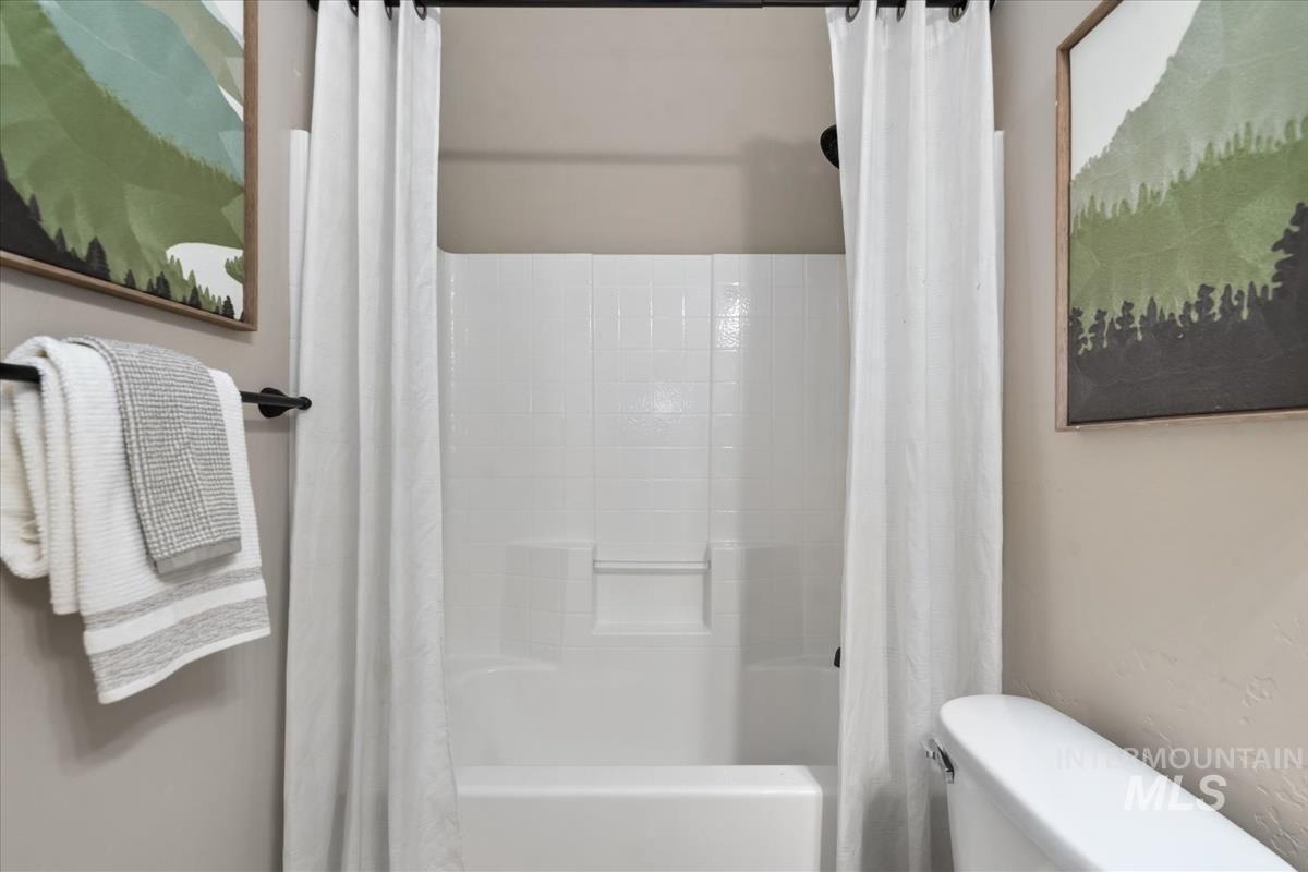 1082 E. Azan St., Meridian, Idaho 83646, 4 Bedrooms, 3 Bathrooms, Residential For Sale, Price $739,900,MLS 98973627