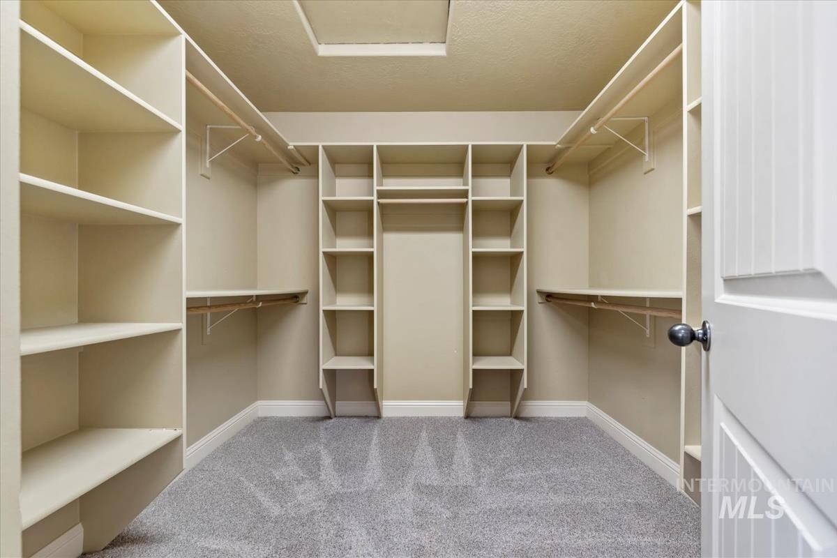 1082 E. Azan St., Meridian, Idaho 83646, 4 Bedrooms, 3 Bathrooms, Residential For Sale, Price $739,900,MLS 98973627