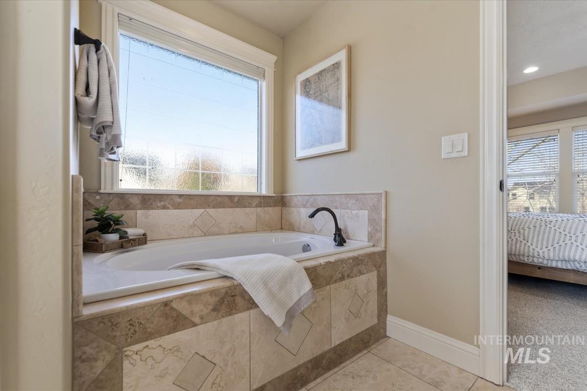 1082 E. Azan St., Meridian, Idaho 83646, 4 Bedrooms, 3 Bathrooms, Residential For Sale, Price $739,900,MLS 98973627