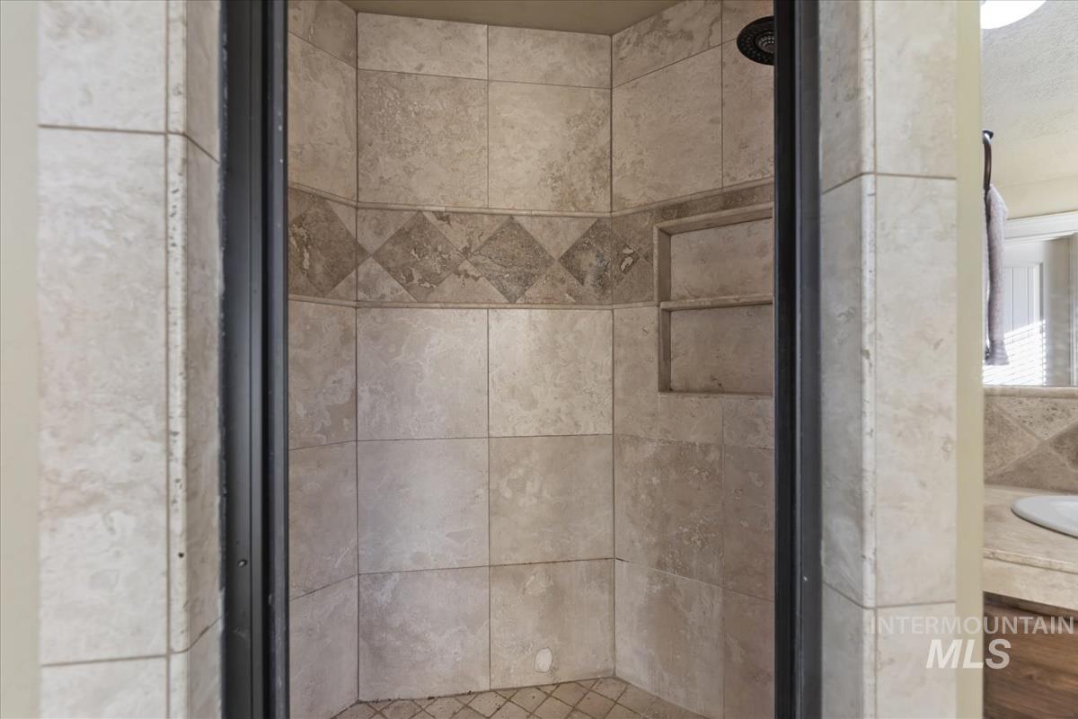 1082 E. Azan St., Meridian, Idaho 83646, 4 Bedrooms, 3 Bathrooms, Residential For Sale, Price $739,900,MLS 98973627