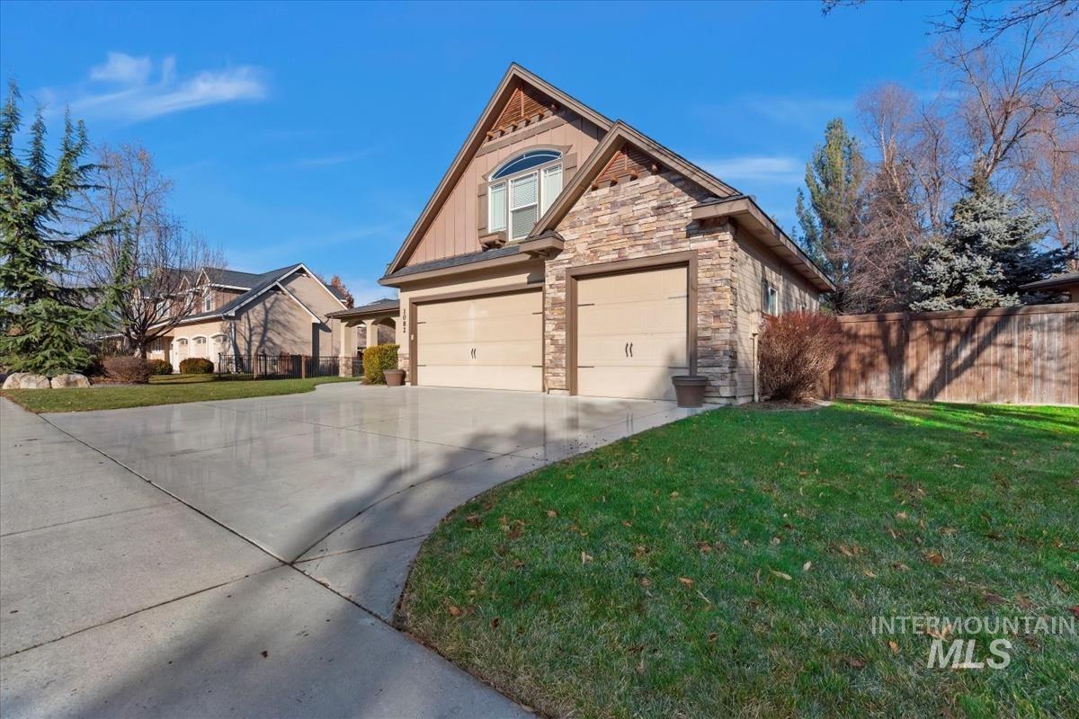 1082 E. Azan St., Meridian, Idaho 83646, 4 Bedrooms, 3 Bathrooms, Residential For Sale, Price $739,900,MLS 98973627