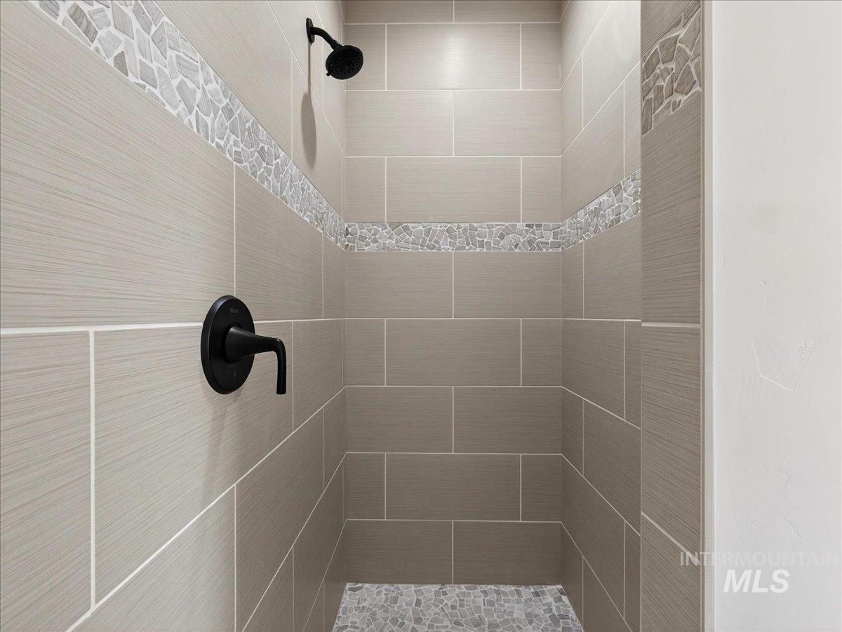 25701 Clydesdale Lane, Parma, Idaho 83660, 5 Bedrooms, 3 Bathrooms, Residential For Sale, Price $1,173,000, 98973628