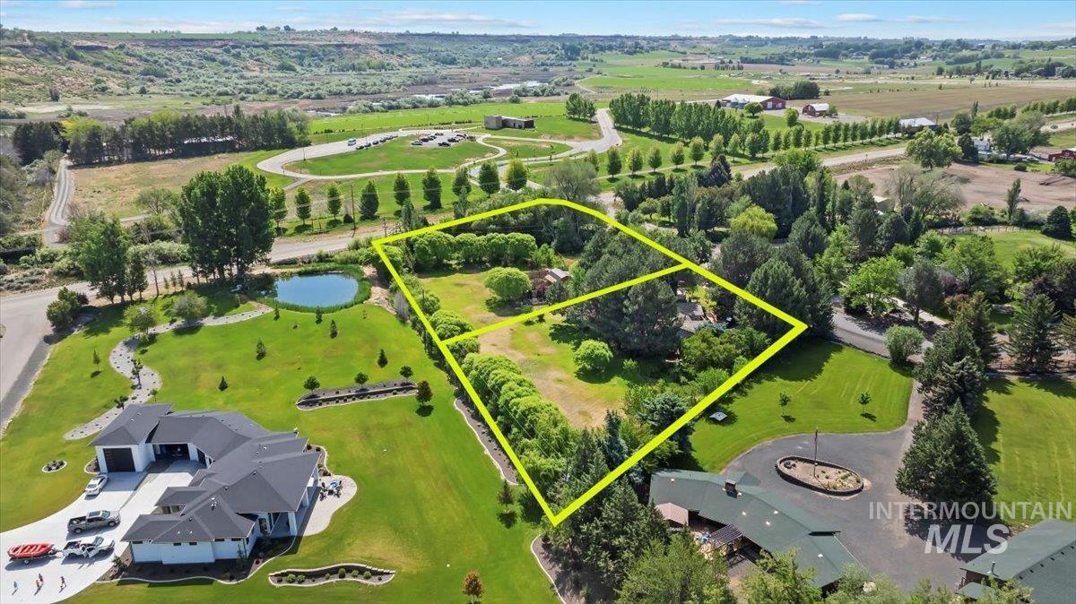 215 Willow, Hagerman, Idaho 83332, 3 Bedrooms, 2 Bathrooms, Residential For Sale, Price $750,000,MLS 98973629