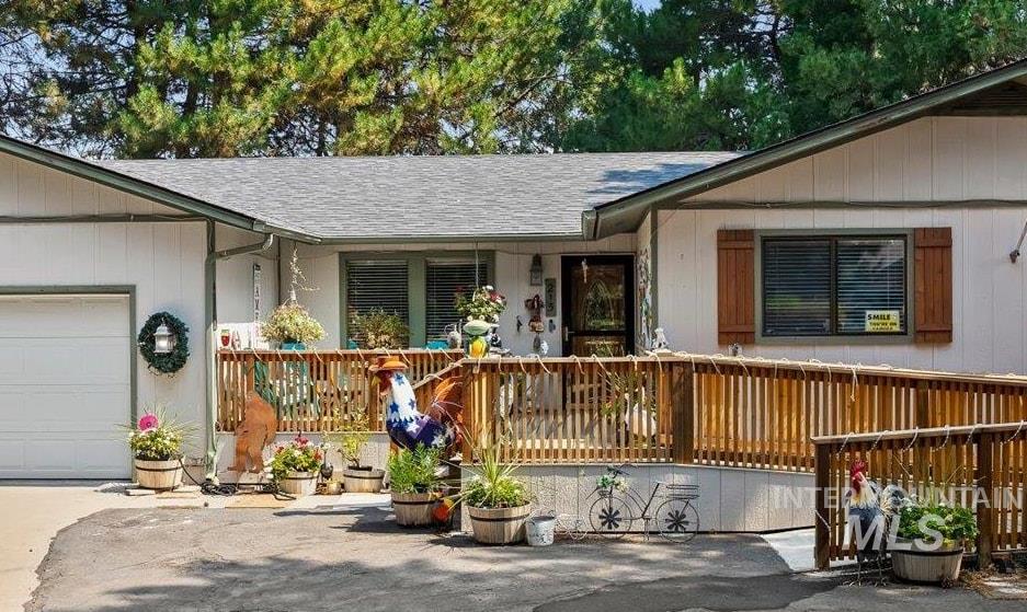 215 Willow, Hagerman, Idaho 83332, 3 Bedrooms, 2 Bathrooms, Residential For Sale, Price $749,900,MLS 98973629