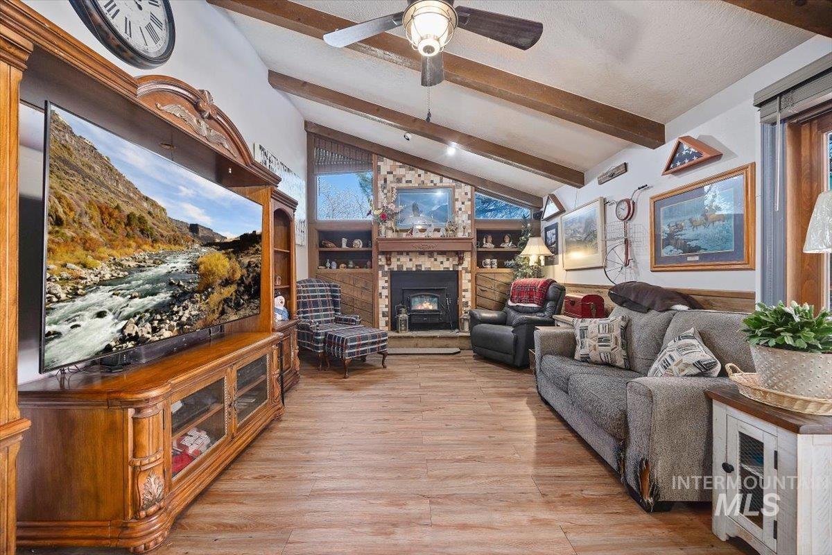 215 Willow, Hagerman, Idaho 83332, 3 Bedrooms, 2 Bathrooms, Residential For Sale, Price $750,000,MLS 98973629