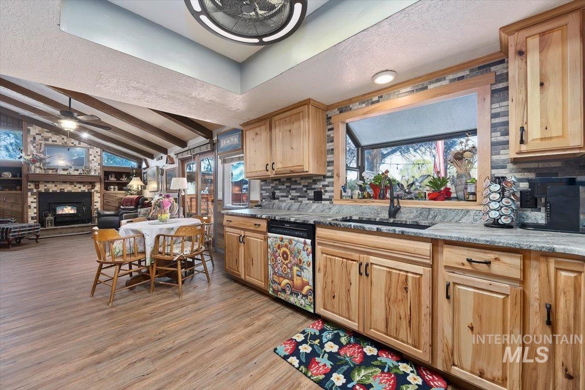 215 Willow, Hagerman, Idaho 83332, 3 Bedrooms, 2 Bathrooms, Residential For Sale, Price $750,000,MLS 98973629