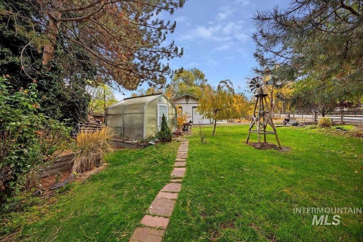 215 Willow, Hagerman, Idaho 83332, 3 Bedrooms, 2 Bathrooms, Residential For Sale, Price $749,900,MLS 98973629