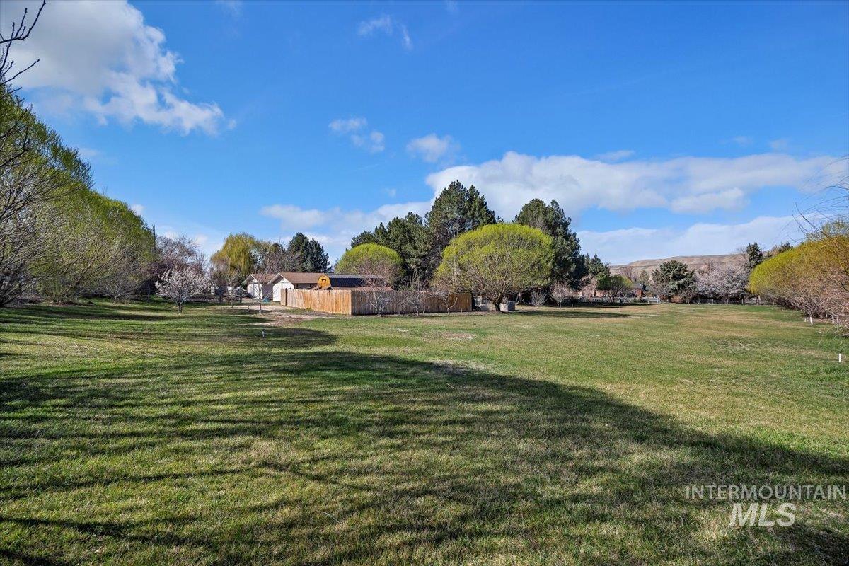 215 Willow, Hagerman, Idaho 83332, 3 Bedrooms, 2 Bathrooms, Residential For Sale, Price $749,900,MLS 98973629