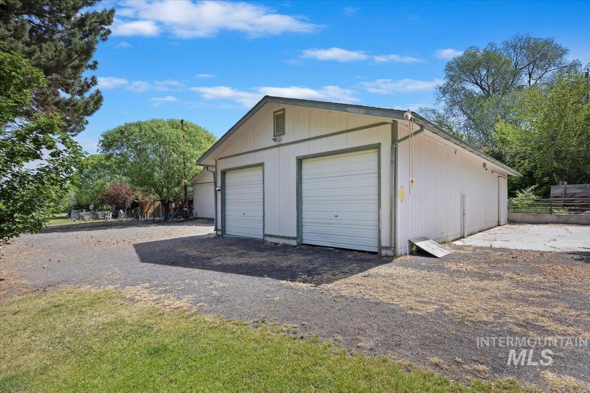 215 Willow, Hagerman, Idaho 83332, 3 Bedrooms, 2 Bathrooms, Residential For Sale, Price $750,000,MLS 98973629