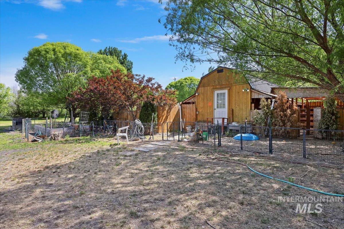 215 Willow, Hagerman, Idaho 83332, 3 Bedrooms, 2 Bathrooms, Residential For Sale, Price $749,900,MLS 98973629