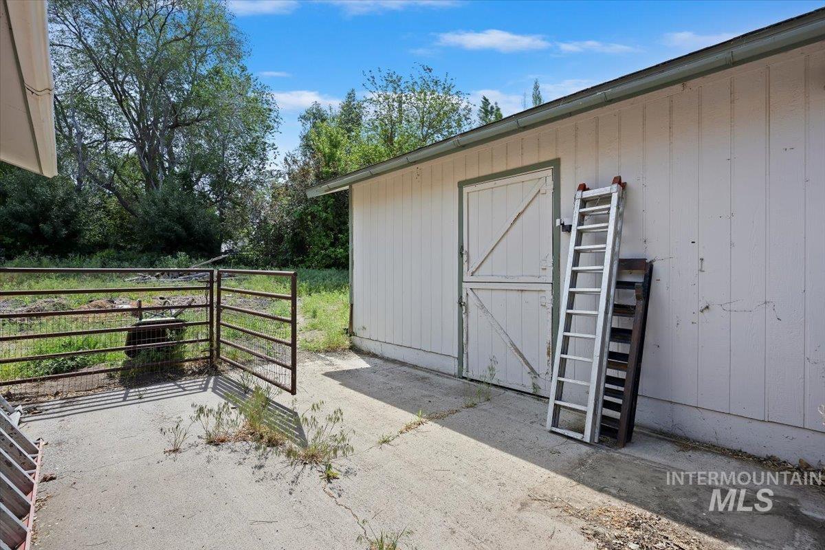 215 Willow, Hagerman, Idaho 83332, 3 Bedrooms, 2 Bathrooms, Residential For Sale, Price $749,900,MLS 98973629