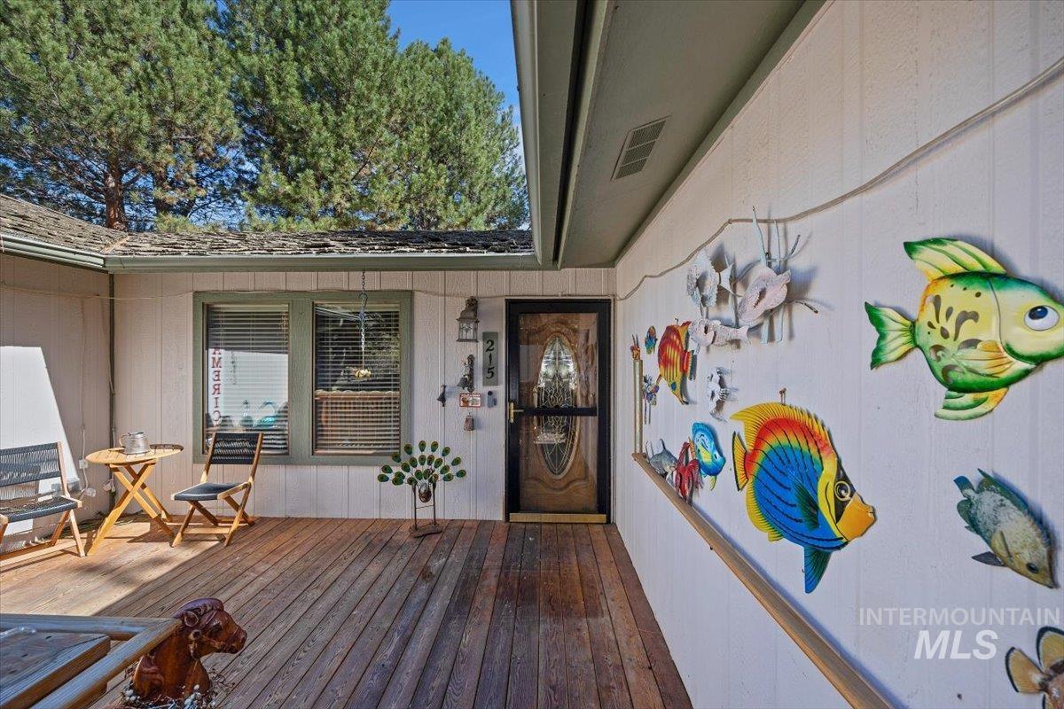 215 Willow, Hagerman, Idaho 83332, 3 Bedrooms, 2 Bathrooms, Residential For Sale, Price $750,000,MLS 98973629