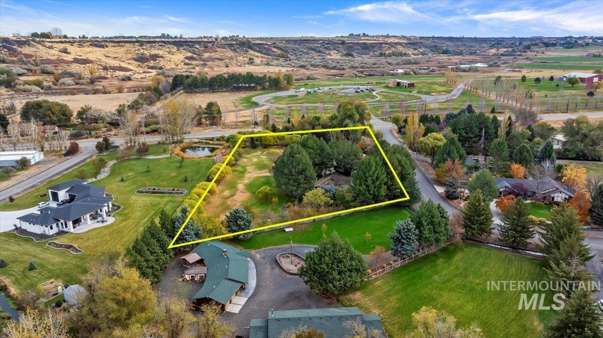 215 Willow, Hagerman, Idaho 83332, 3 Bedrooms, 2 Bathrooms, Residential For Sale, Price $749,900,MLS 98973629