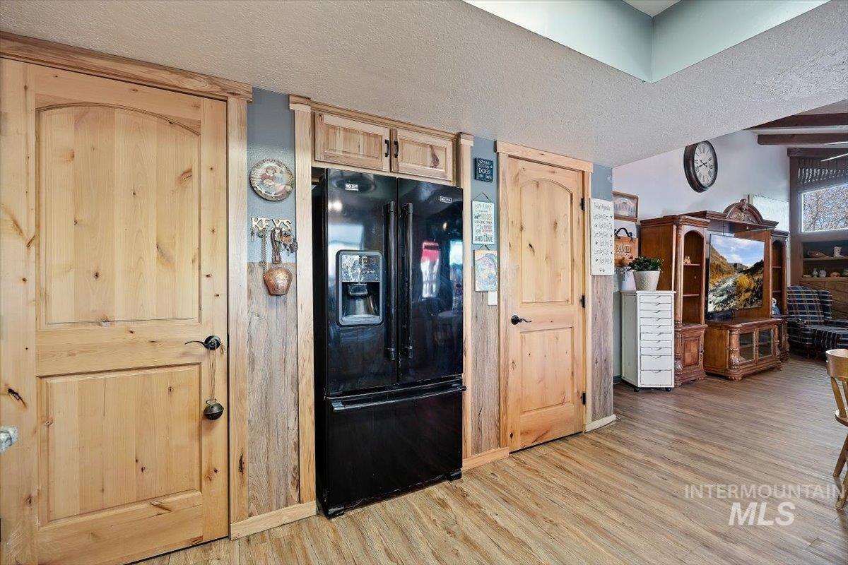 215 Willow, Hagerman, Idaho 83332, 3 Bedrooms, 2 Bathrooms, Residential For Sale, Price $750,000,MLS 98973629