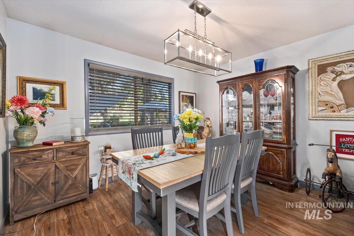 215 Willow, Hagerman, Idaho 83332, 3 Bedrooms, 2 Bathrooms, Residential For Sale, Price $750,000,MLS 98973629