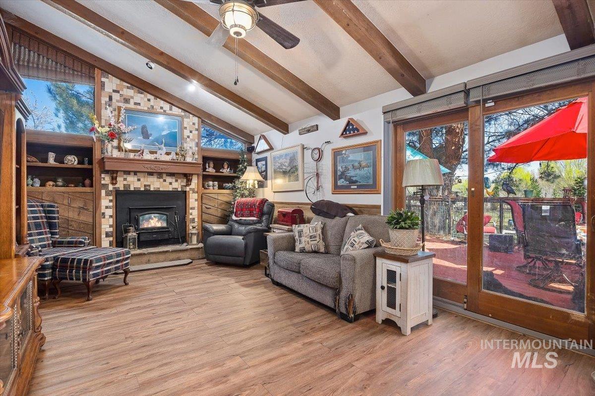 215 Willow, Hagerman, Idaho 83332, 3 Bedrooms, 2 Bathrooms, Residential For Sale, Price $750,000,MLS 98973629