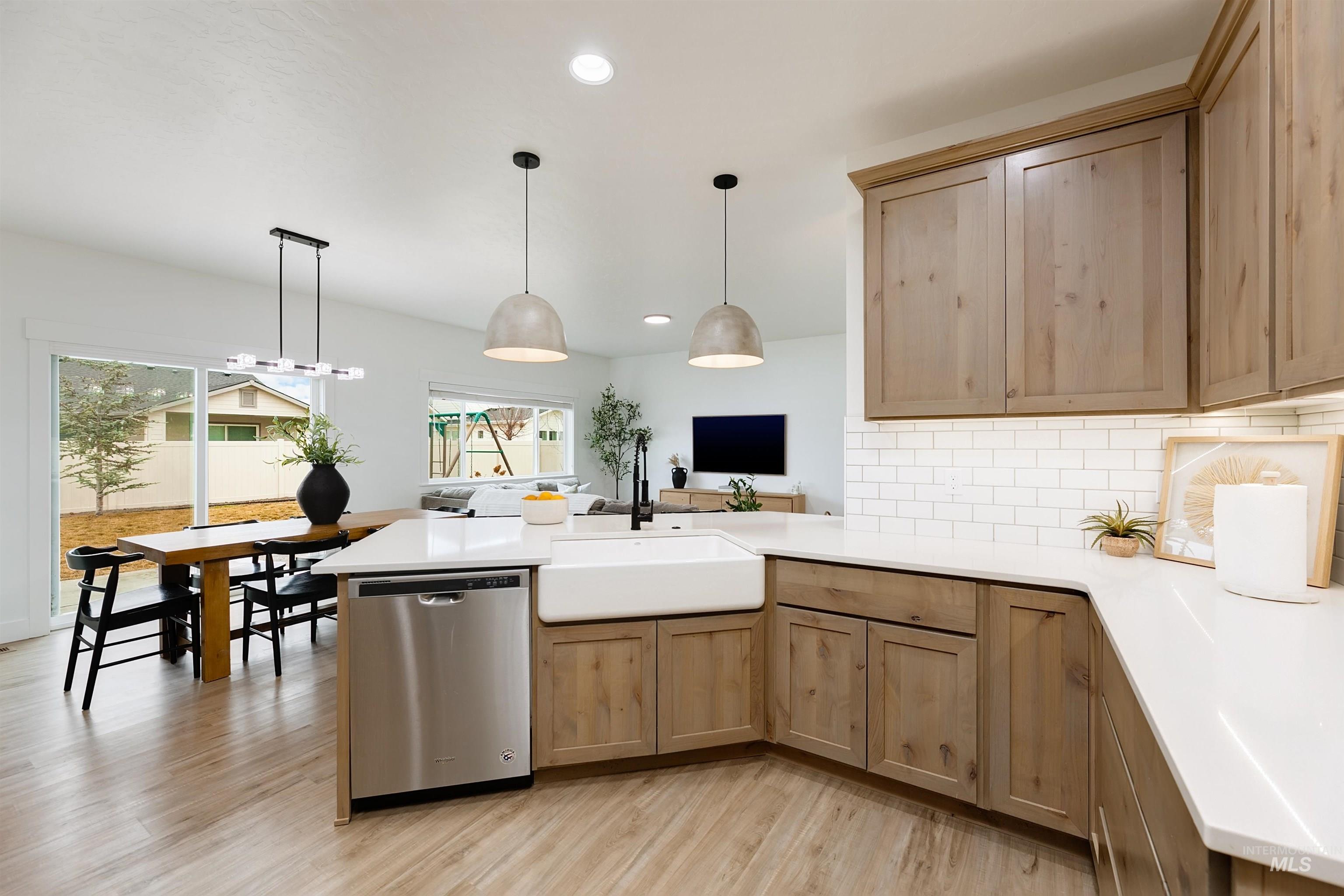 6102 W Doublerock Drive, Meridian, Idaho 83646, 4 Bedrooms, 2 Bathrooms, Residential For Sale, Price $530,000,MLS 98973637