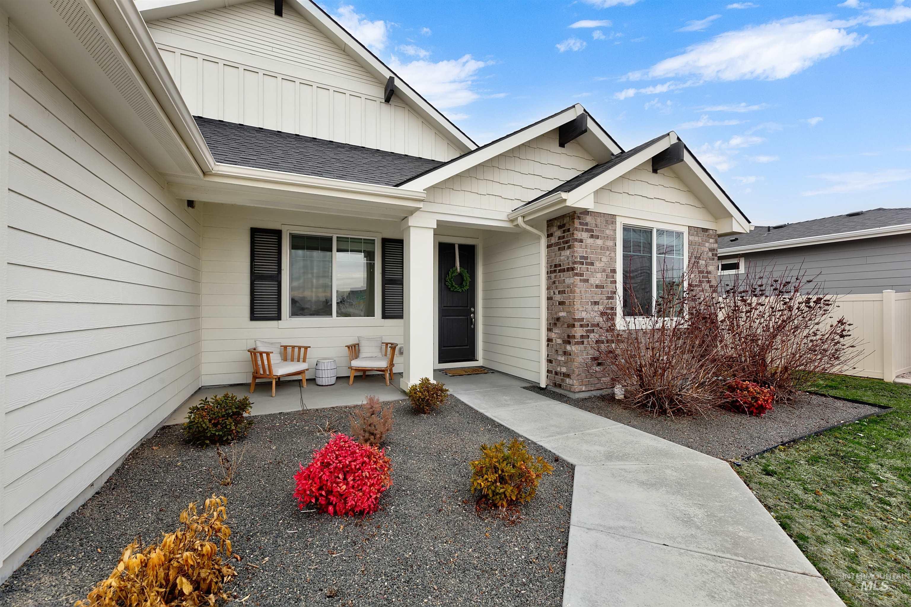 6102 W Doublerock Drive, Meridian, Idaho 83646, 4 Bedrooms, 2 Bathrooms, Residential For Sale, Price $530,000,MLS 98973637