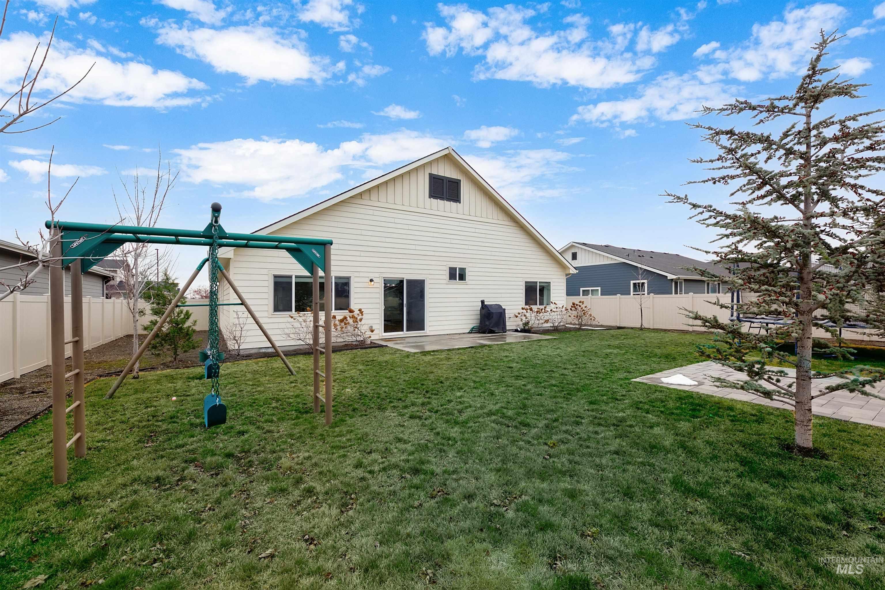 6102 W Doublerock Drive, Meridian, Idaho 83646, 4 Bedrooms, 2 Bathrooms, Residential For Sale, Price $530,000,MLS 98973637