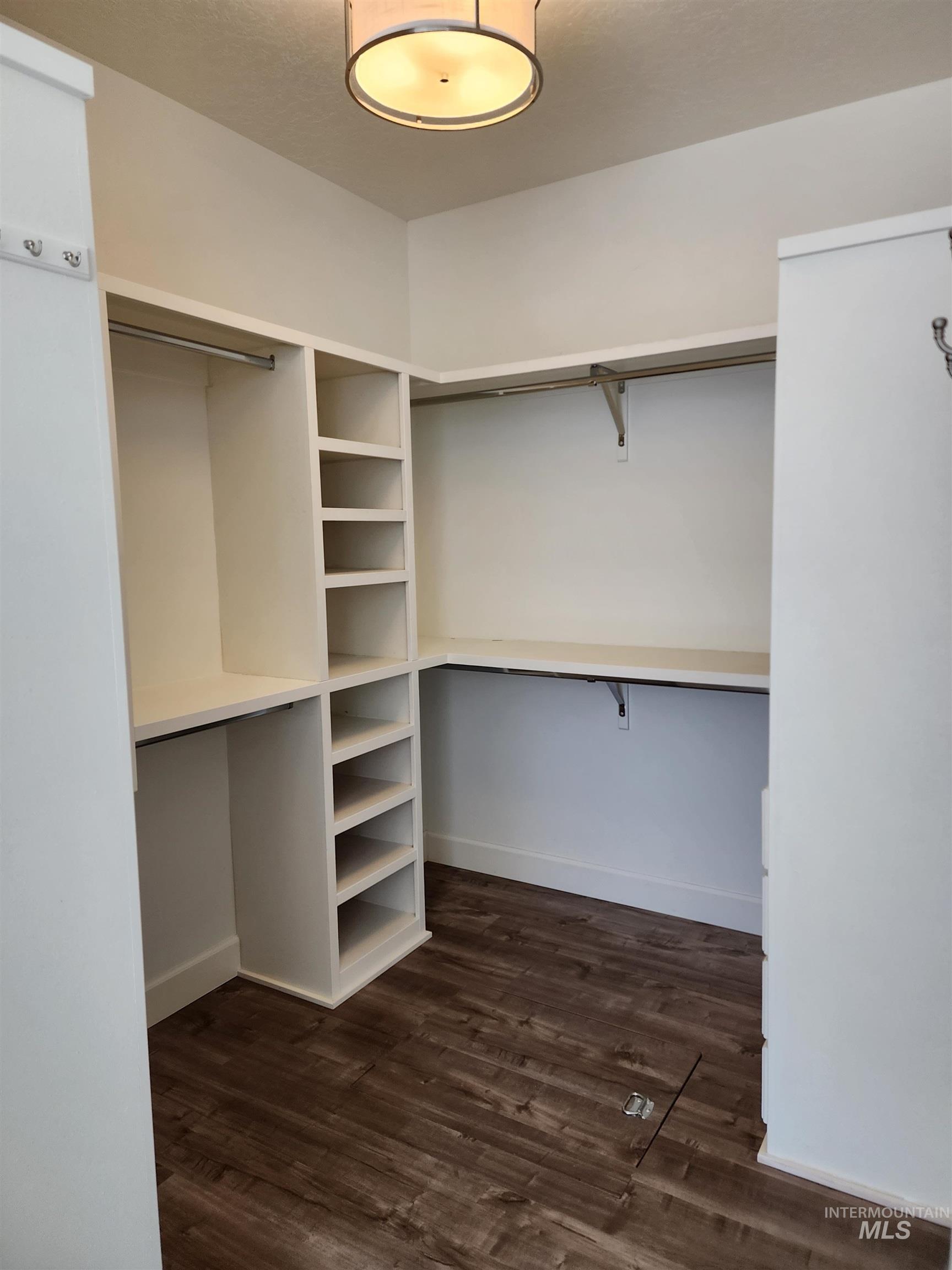 319 Sunderland St, Caldwell, Idaho 83605-5495, 3 Bedrooms, 2 Bathrooms, Residential For Sale, Price $615,000,MLS 98973641