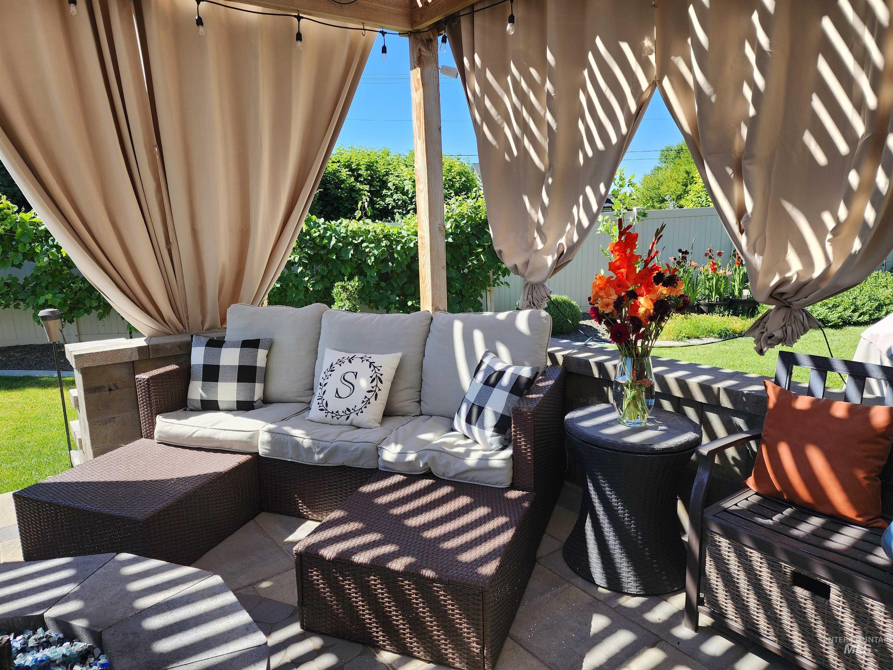 319 Sunderland St, Caldwell, Idaho 83605-5495, 3 Bedrooms, 2 Bathrooms, Residential For Sale, Price $615,000,MLS 98973641