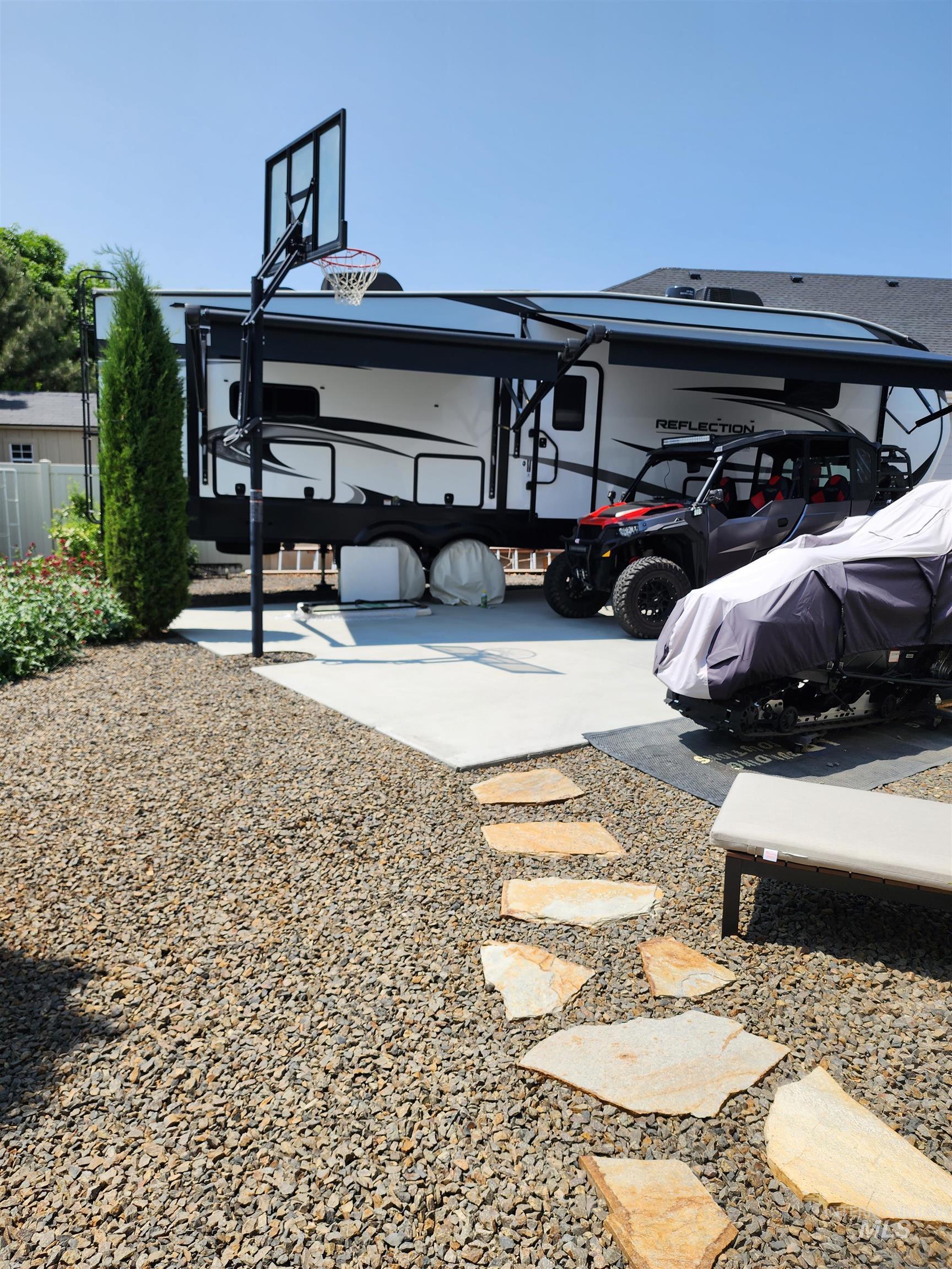 319 Sunderland St, Caldwell, Idaho 83605-5495, 3 Bedrooms, 2 Bathrooms, Residential For Sale, Price $615,000,MLS 98973641