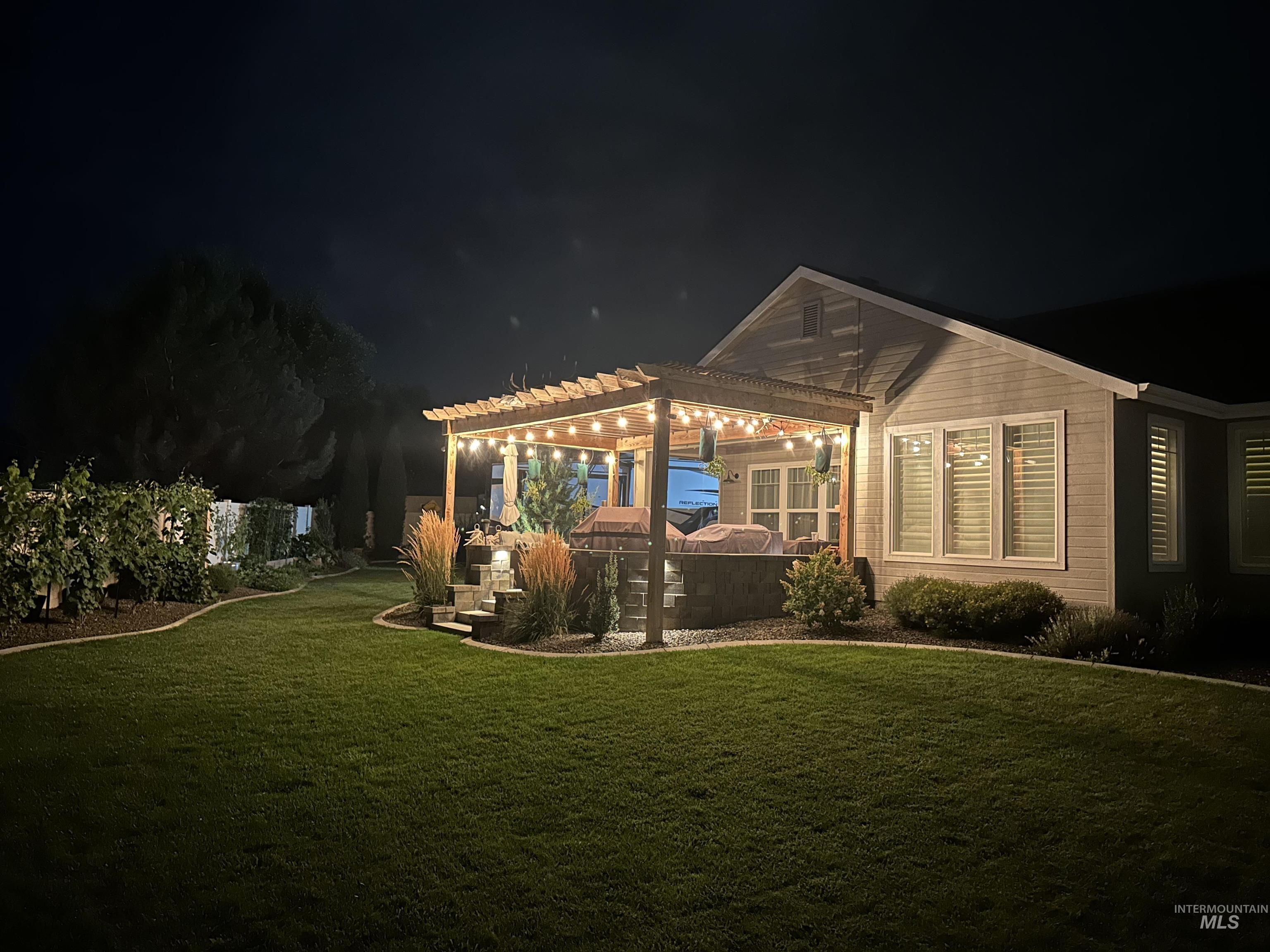 319 Sunderland St, Caldwell, Idaho 83605-5495, 3 Bedrooms, 2 Bathrooms, Residential For Sale, Price $615,000,MLS 98973641