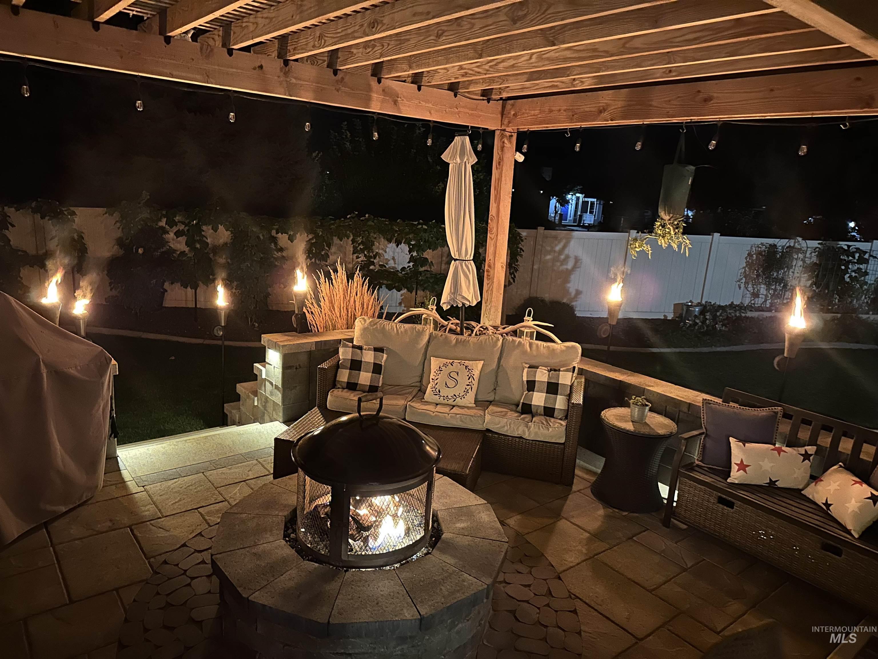 319 Sunderland St, Caldwell, Idaho 83605-5495, 3 Bedrooms, 2 Bathrooms, Residential For Sale, Price $615,000, 98973641