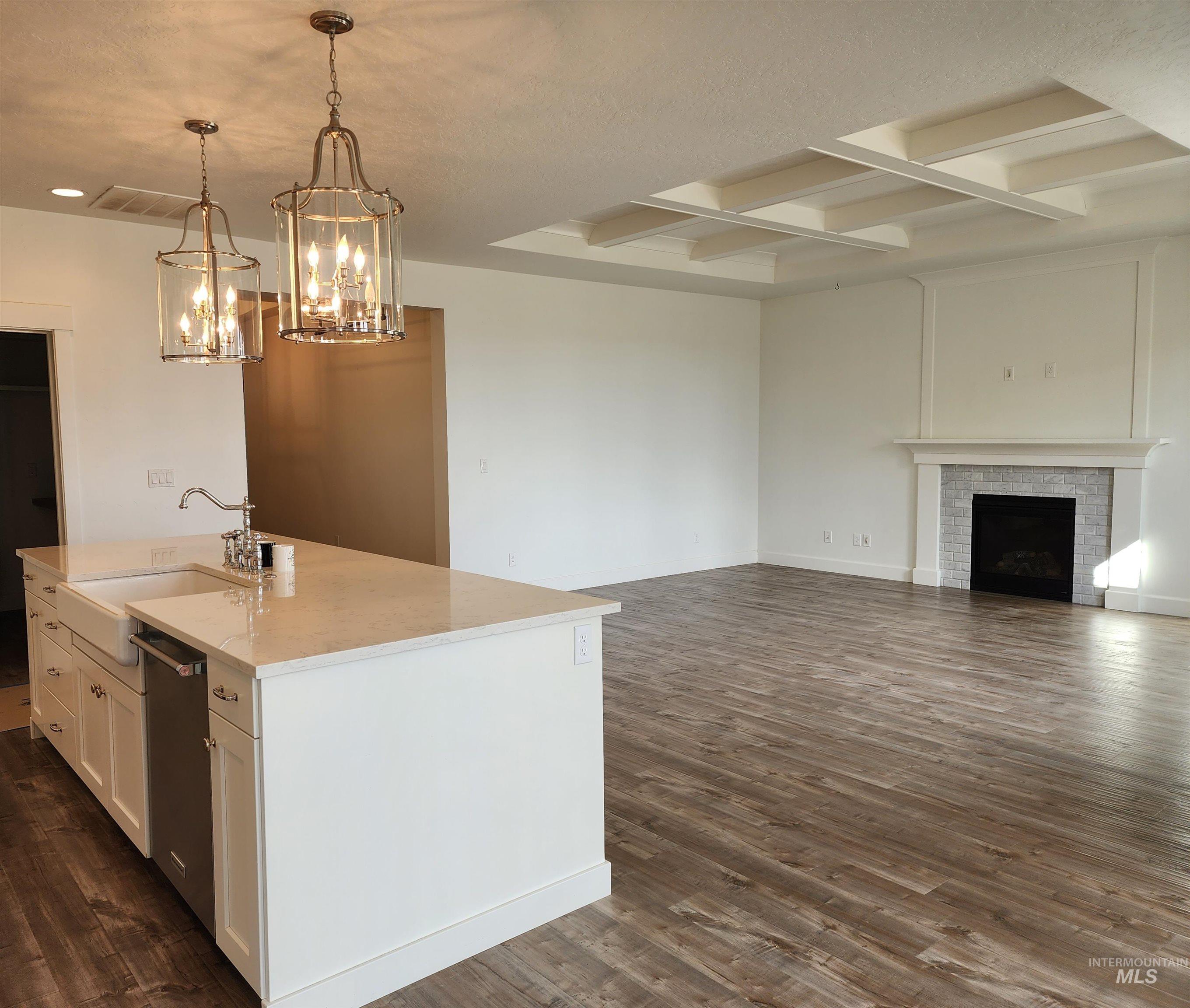 319 Sunderland St, Caldwell, Idaho 83605-5495, 3 Bedrooms, 2 Bathrooms, Residential For Sale, Price $615,000, 98973641