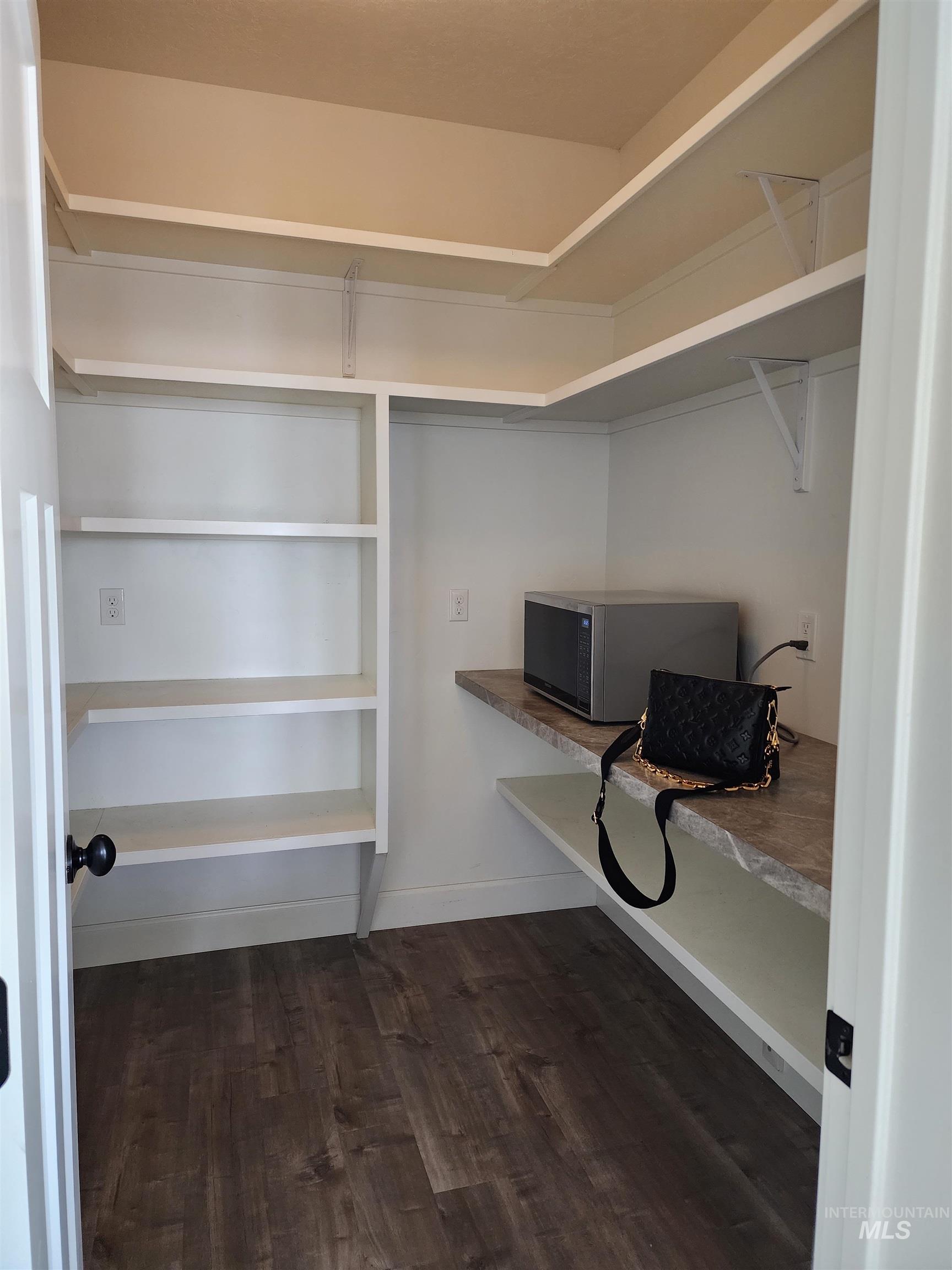 319 Sunderland St, Caldwell, Idaho 83605-5495, 3 Bedrooms, 2 Bathrooms, Residential For Sale, Price $615,000, 98973641