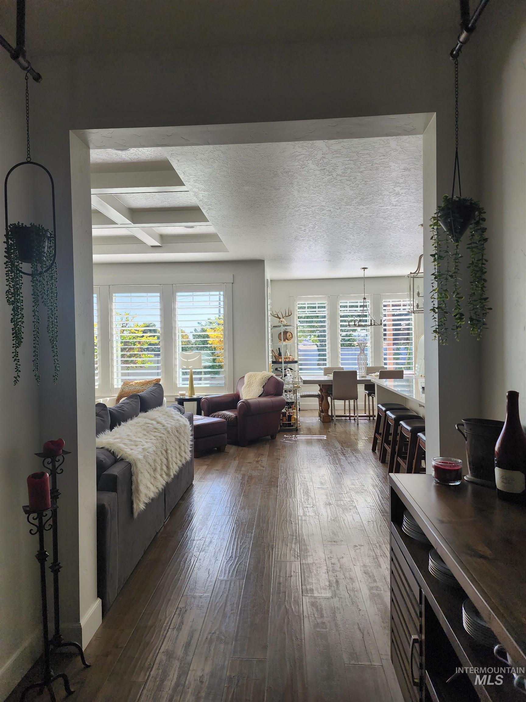 319 Sunderland St, Caldwell, Idaho 83605-5495, 3 Bedrooms, 2 Bathrooms, Residential For Sale, Price $615,000, 98973641