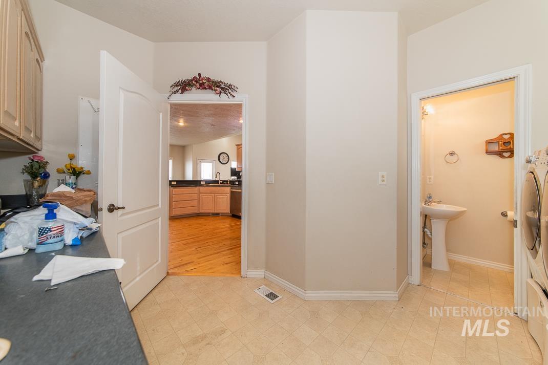 1810 NE 17th Ave, Payette, Idaho 83661, 3 Bedrooms, 2.5 Bathrooms, Residential For Sale, Price $825,000,MLS 98973645