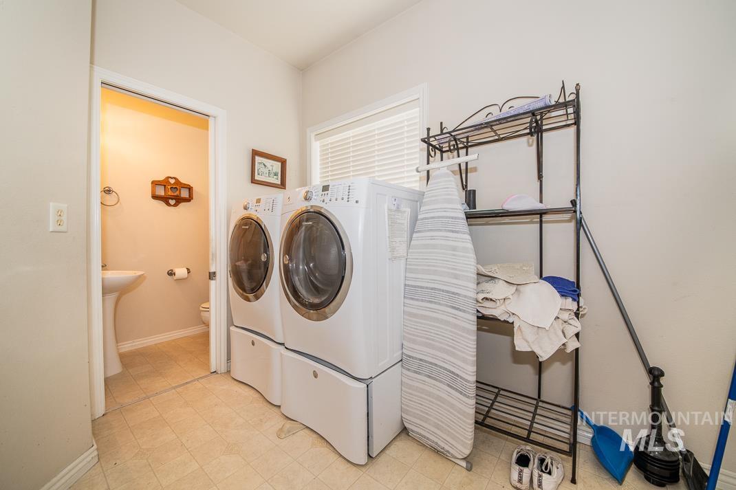 1810 NE 17th Ave, Payette, Idaho 83661, 3 Bedrooms, 2.5 Bathrooms, Residential For Sale, Price $825,000,MLS 98973645