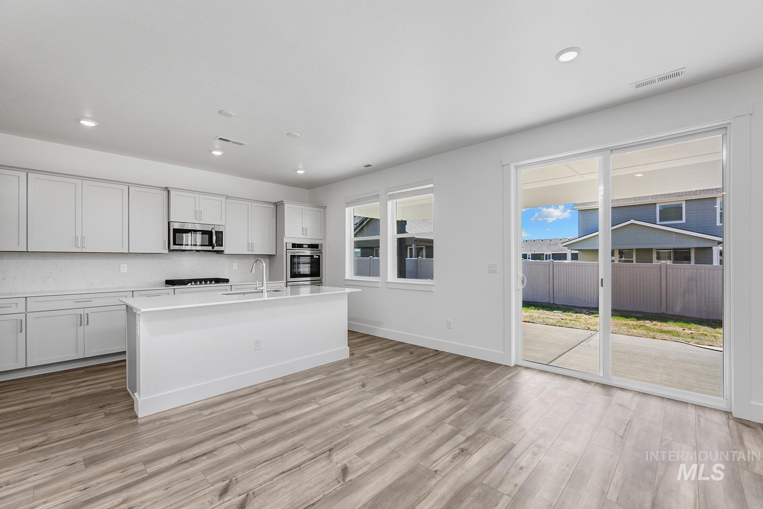 6891 N Chelsie Lynn Ave, Meridian, Idaho 83646, 4 Bedrooms, 3 Bathrooms, Residential For Sale, Price $525,900, 98973647