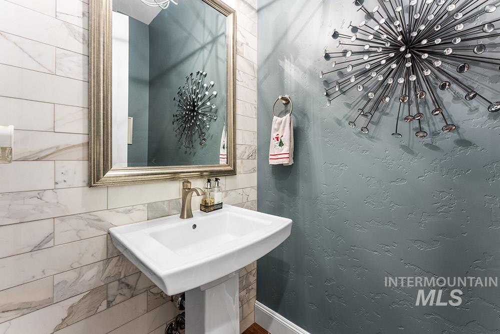 698 W Back Forty Dr., Eagle, Idaho 83616, 4 Bedrooms, 3.5 Bathrooms, Residential For Sale, Price $1,699,900,MLS 98973648