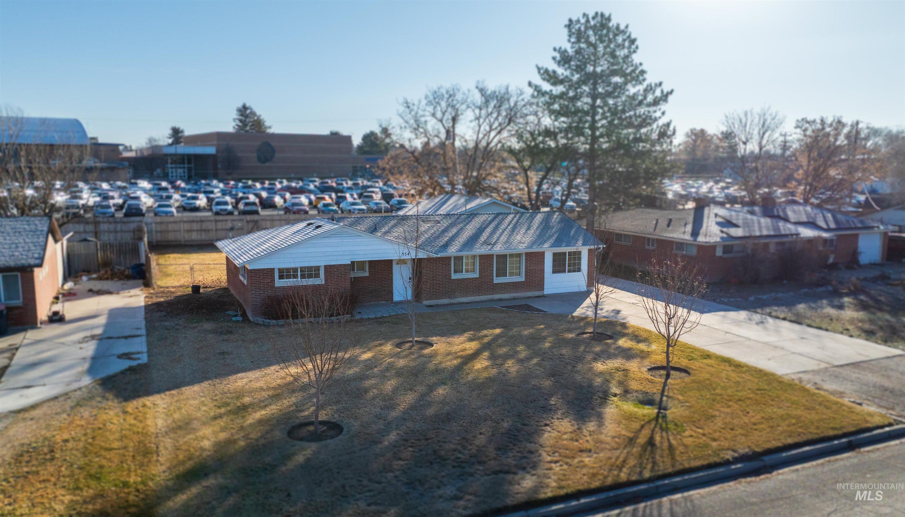 554 Lynwood Blvd, Twin Falls, Idaho 83301, 3 Bedrooms, 2 Bathrooms, Residential For Sale, Price $335,000,MLS 98973652