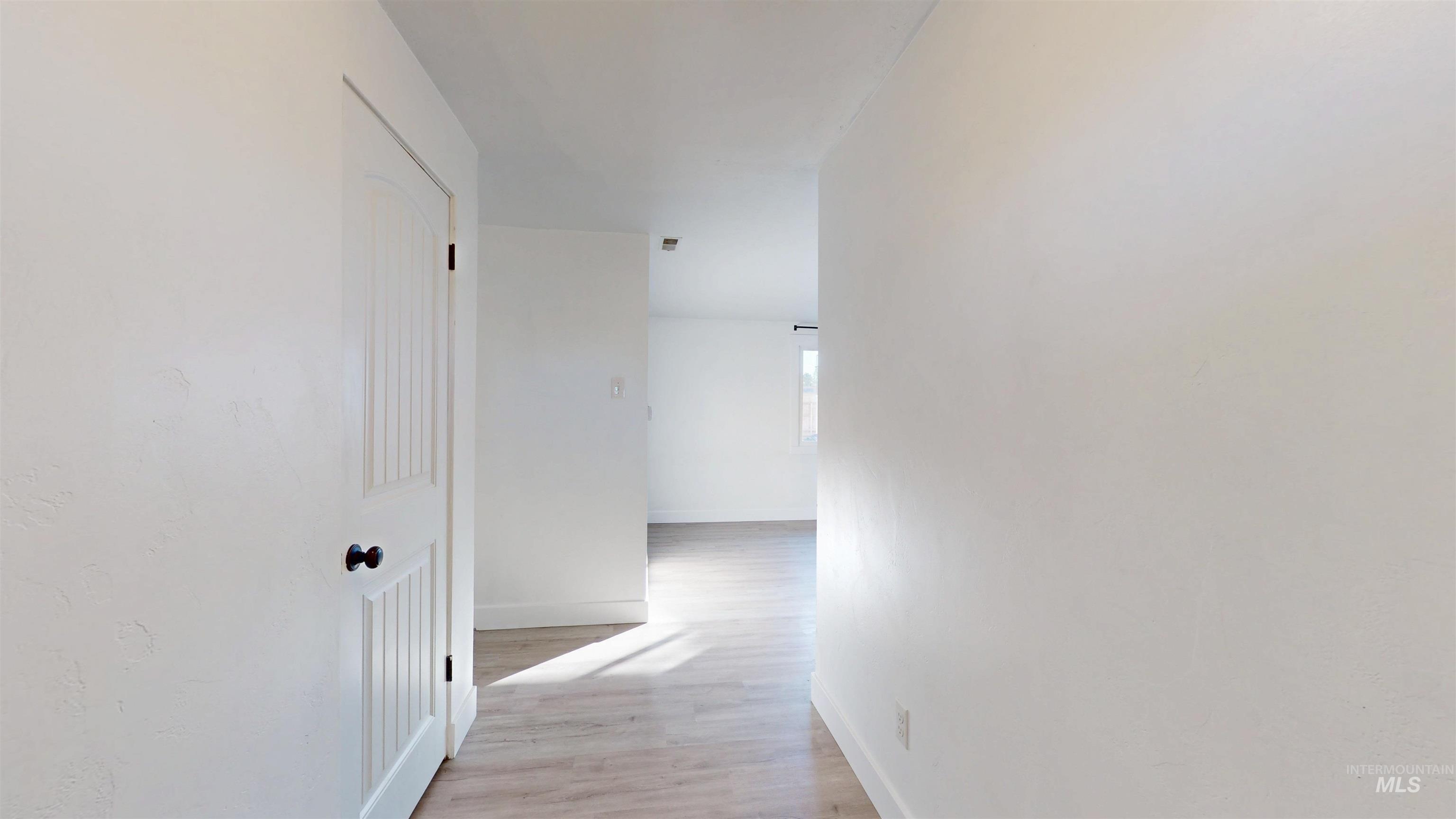 554 Lynwood Blvd, Twin Falls, Idaho 83301, 3 Bedrooms, 2 Bathrooms, Residential For Sale, Price $335,000,MLS 98973652