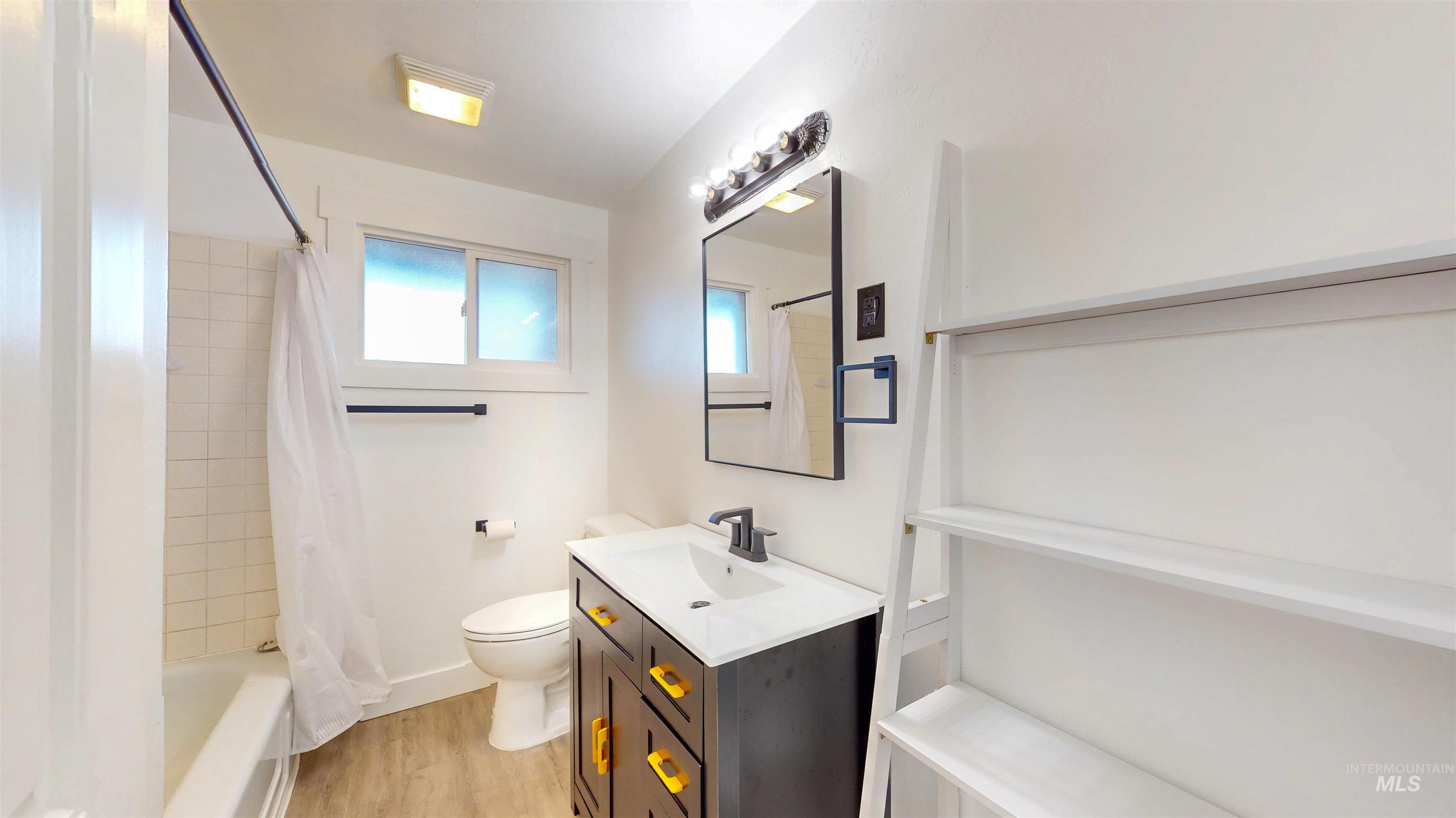 554 Lynwood Blvd, Twin Falls, Idaho 83301, 3 Bedrooms, 2 Bathrooms, Residential For Sale, Price $335,000,MLS 98973652