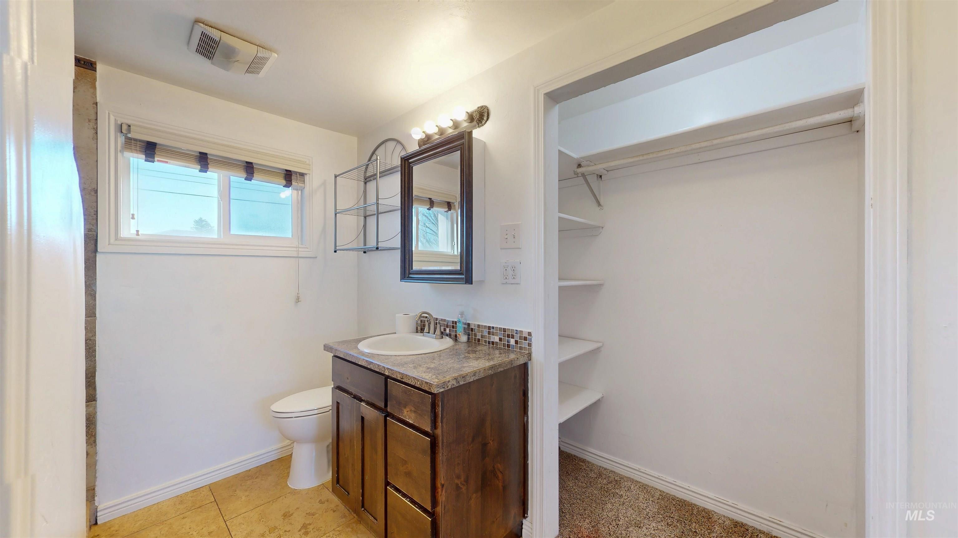 554 Lynwood Blvd, Twin Falls, Idaho 83301, 3 Bedrooms, 2 Bathrooms, Residential For Sale, Price $335,000,MLS 98973652