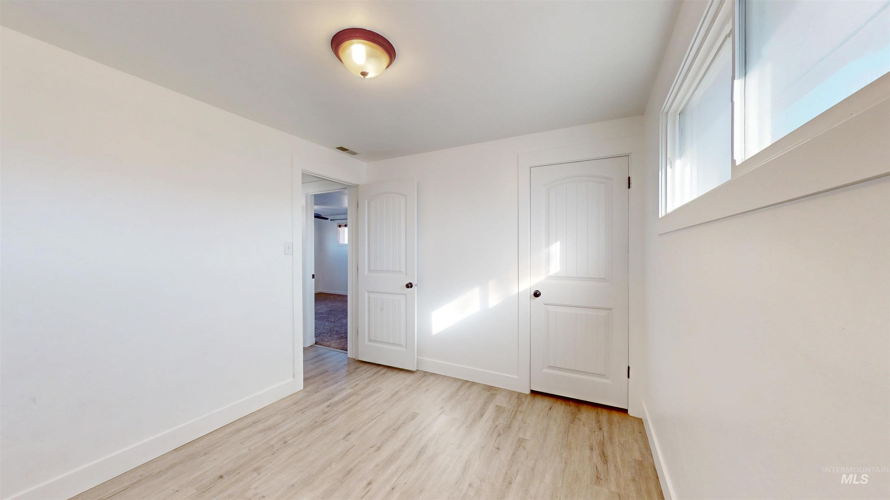 554 Lynwood Blvd, Twin Falls, Idaho 83301, 3 Bedrooms, 2 Bathrooms, Residential For Sale, Price $335,000,MLS 98973652