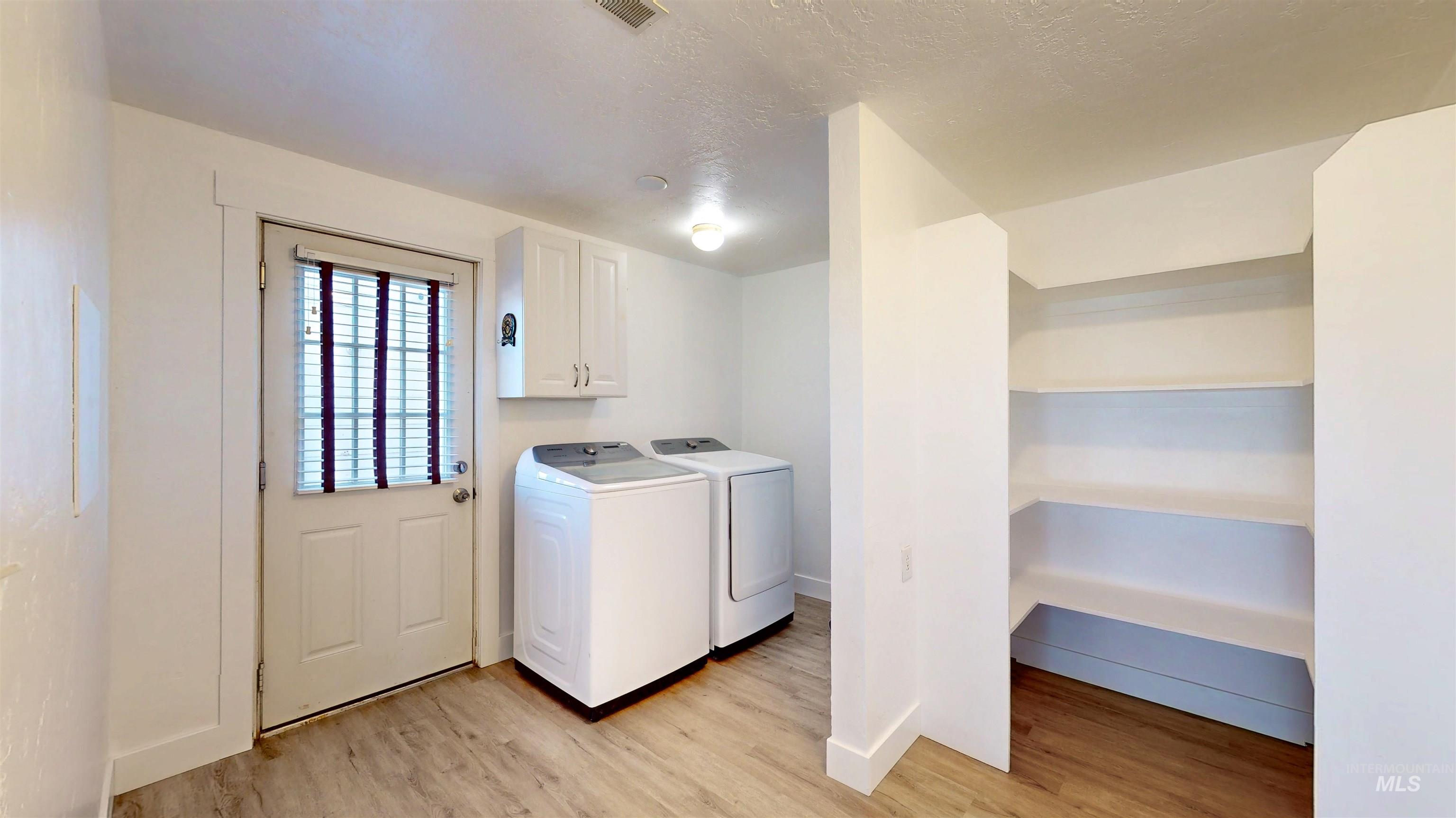 554 Lynwood Blvd, Twin Falls, Idaho 83301, 3 Bedrooms, 2 Bathrooms, Residential For Sale, Price $335,000,MLS 98973652