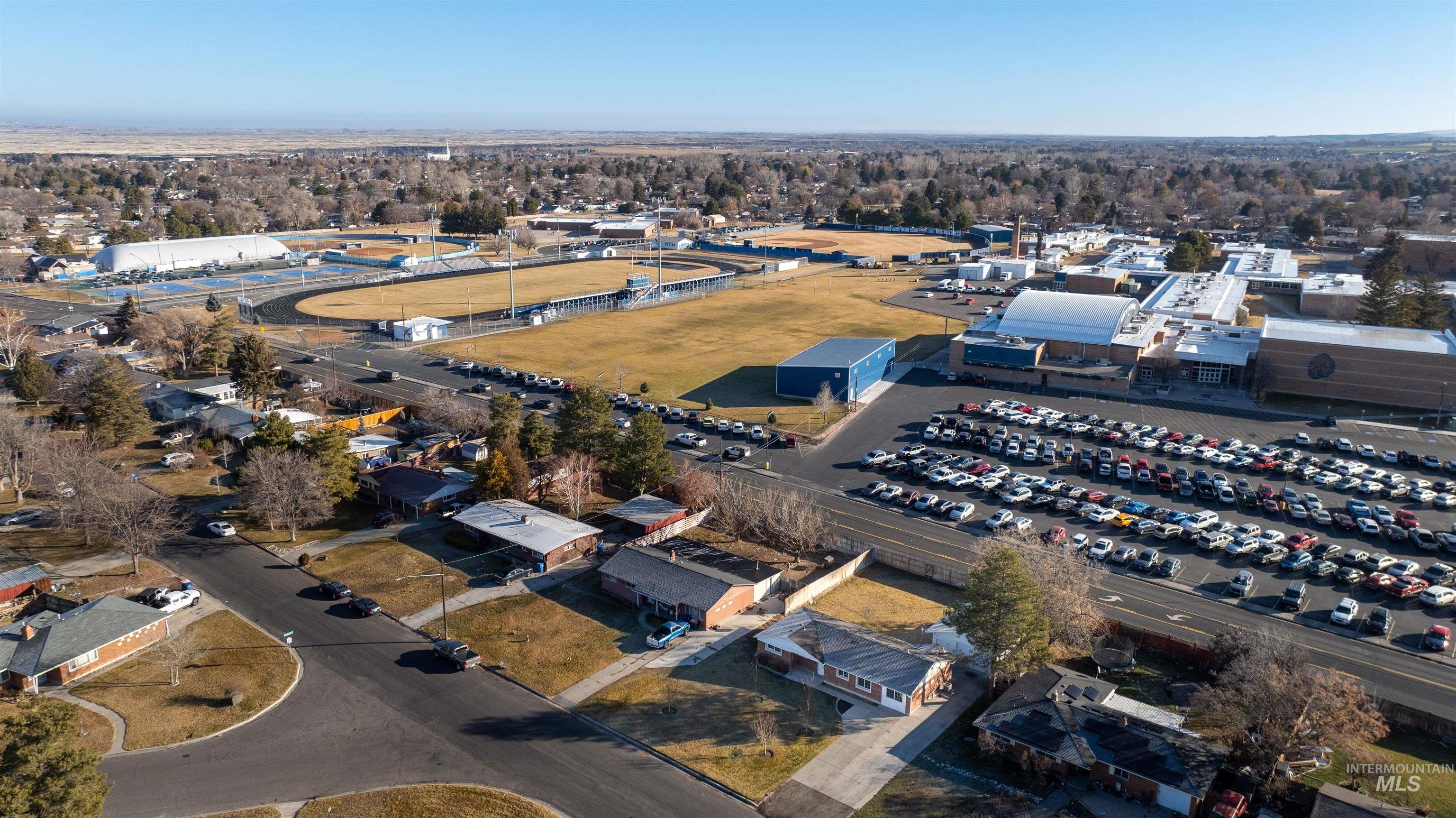 554 Lynwood Blvd, Twin Falls, Idaho 83301, 3 Bedrooms, 2 Bathrooms, Residential For Sale, Price $335,000,MLS 98973652