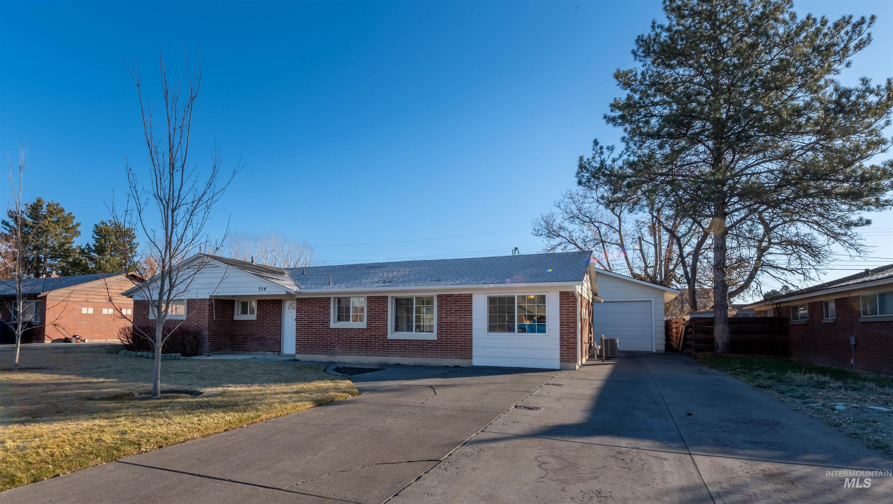 554 Lynwood Blvd, Twin Falls, Idaho 83301, 3 Bedrooms, 2 Bathrooms, Residential For Sale, Price $335,000,MLS 98973652