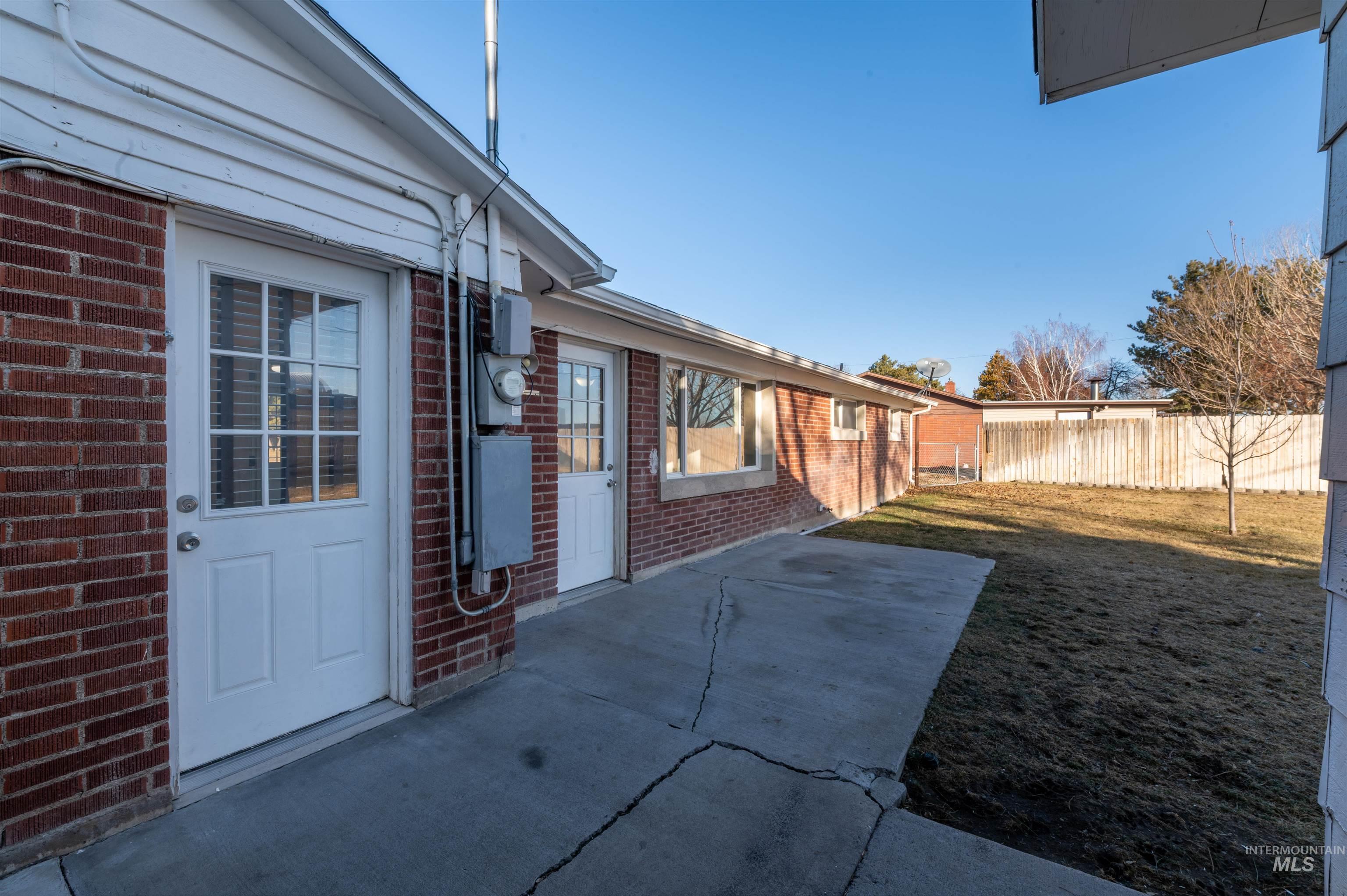 554 Lynwood Blvd, Twin Falls, Idaho 83301, 3 Bedrooms, 2 Bathrooms, Residential For Sale, Price $335,000,MLS 98973652