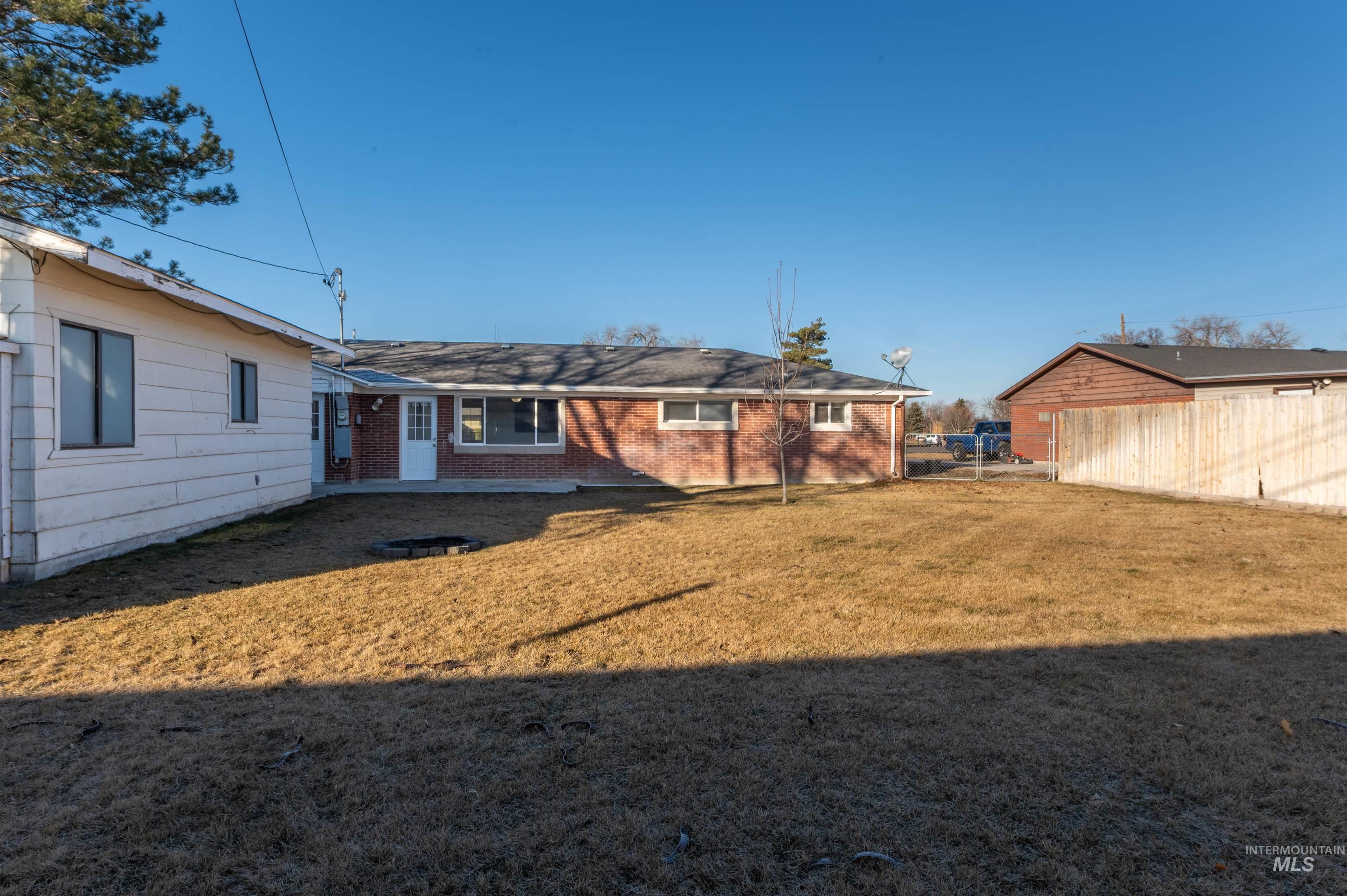 554 Lynwood Blvd, Twin Falls, Idaho 83301, 3 Bedrooms, 2 Bathrooms, Residential For Sale, Price $335,000,MLS 98973652