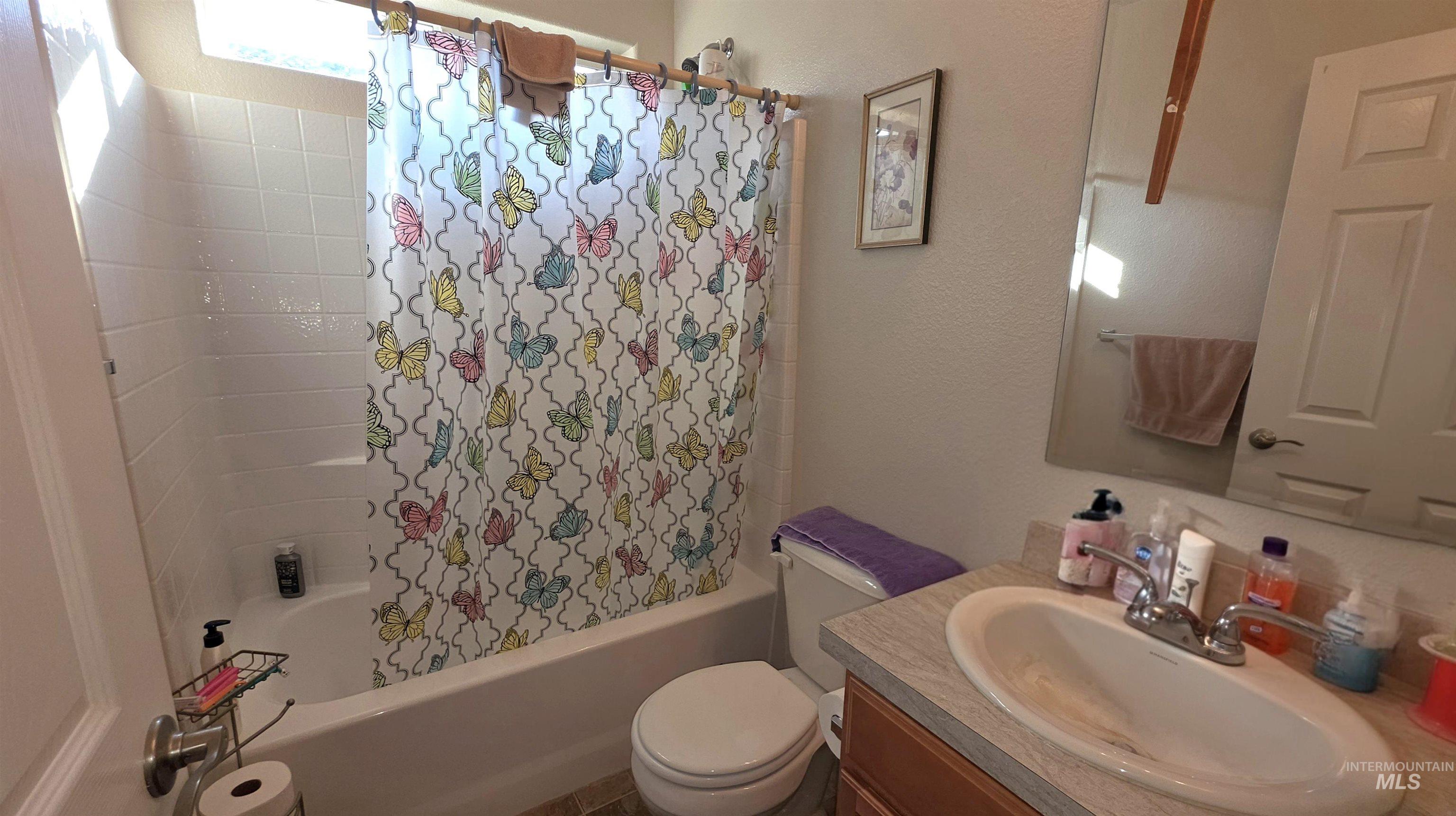 1088 E Rose Island St, Nampa, Idaho 83686-8574, 4 Bedrooms, 3 Bathrooms, Residential For Sale, Price $449,500,MLS 98973654